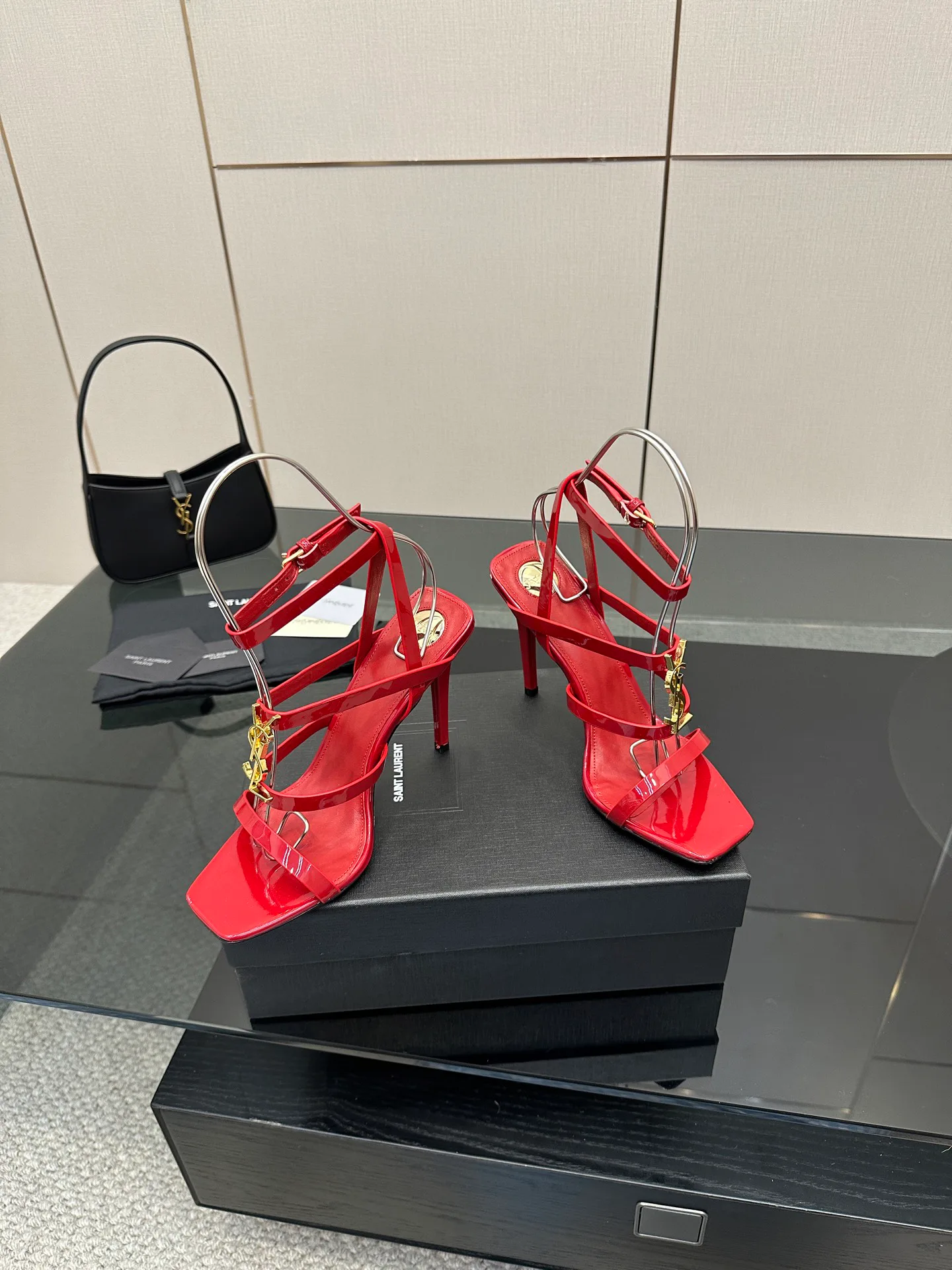 Босоножки Женские Saint Laurent 13164405