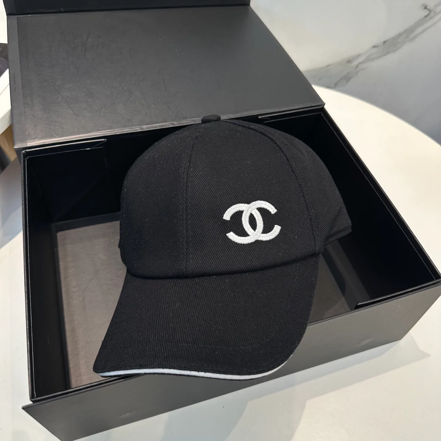 Головные Уборы Chanel 12764978