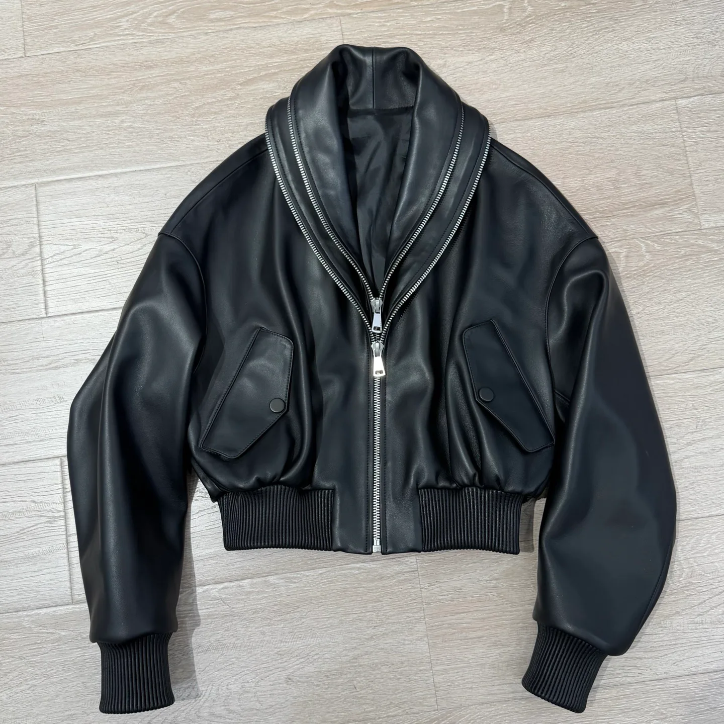 Кожаные Куртки И Дублёнки Женские Givenchy 13132566