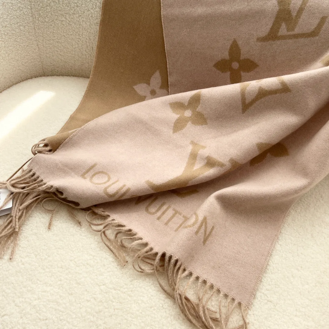 Шарфы Louis Vuitton 1852