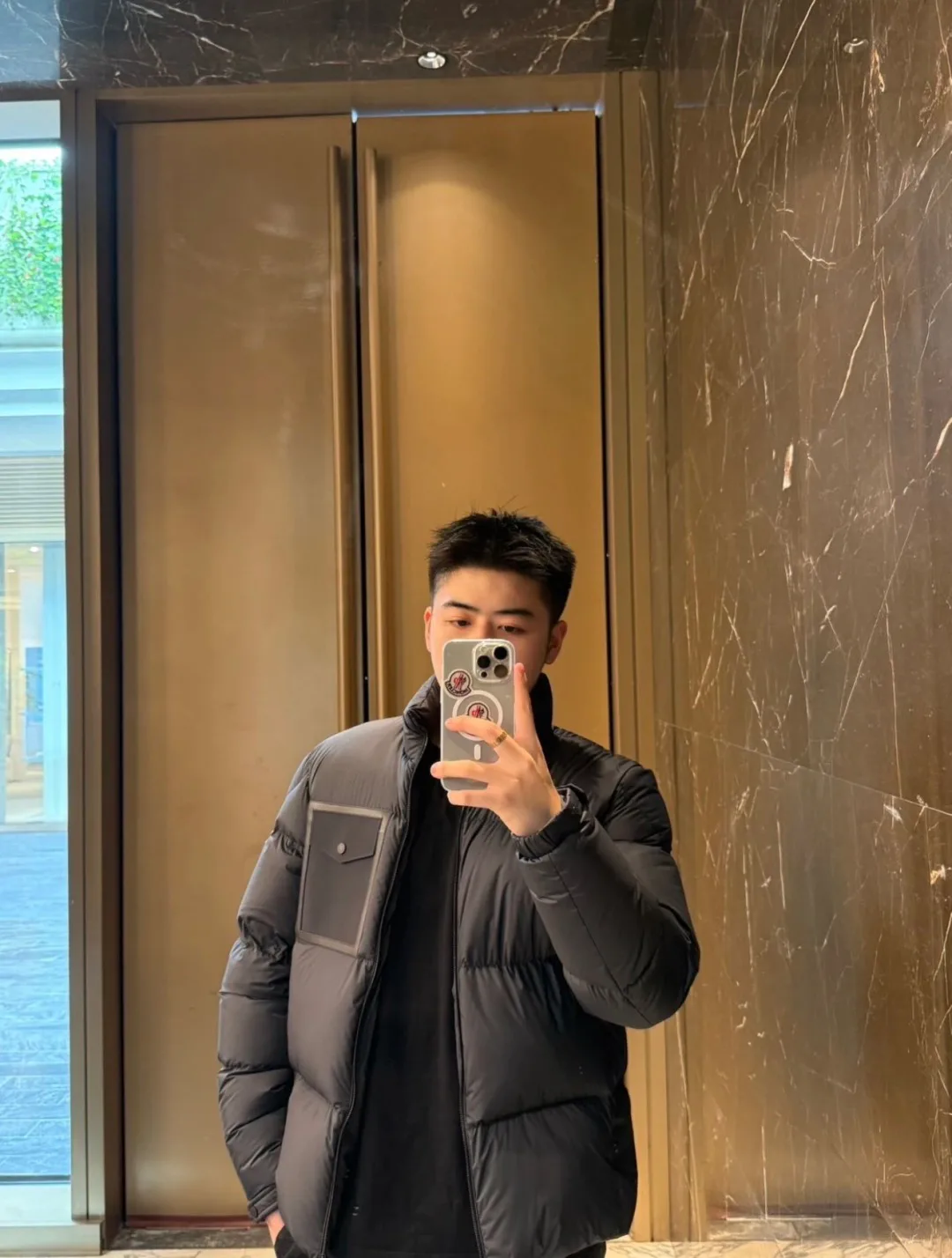 Куртки И Пуховики Мужские Moncler 1059520