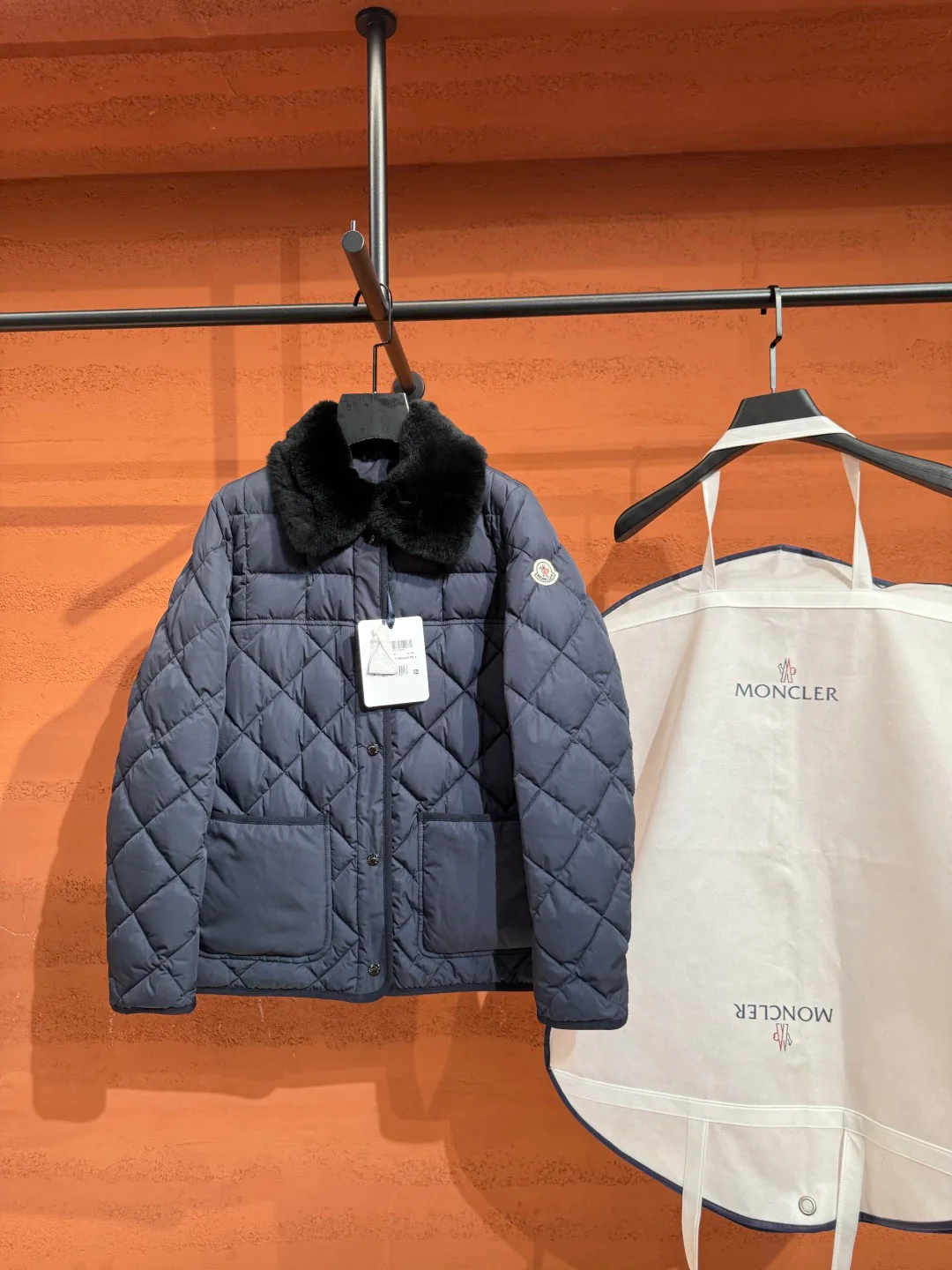 Куртки И Пуховики Женские Moncler 18387743