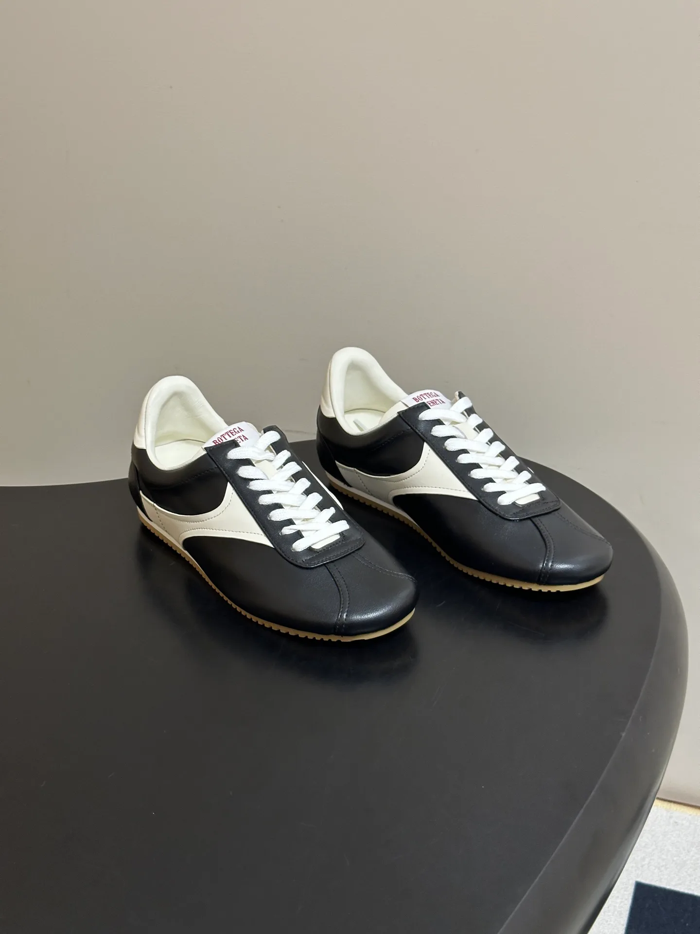 Кроссовки Женские Bottega Veneta 18070052