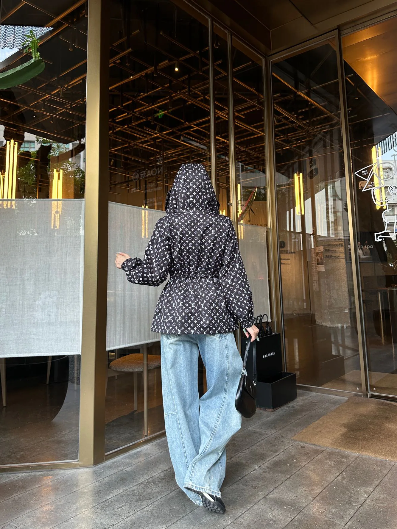 Куртки И Пуховики Женские Louis Vuitton 18451104