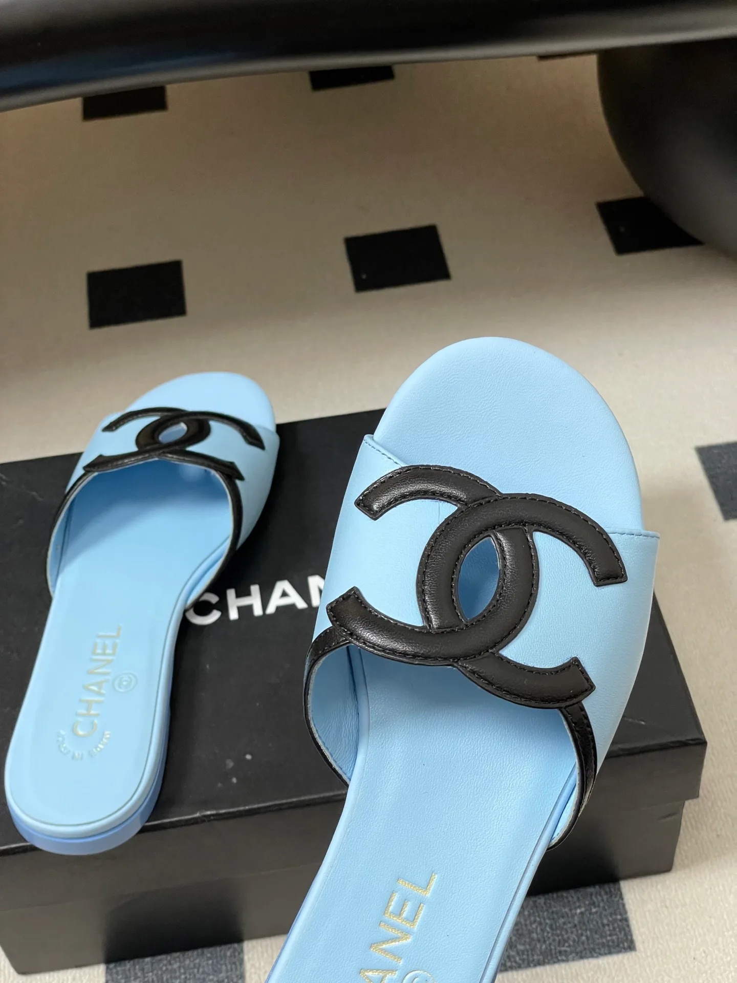 Шлепанцы Женские Chanel 11627617