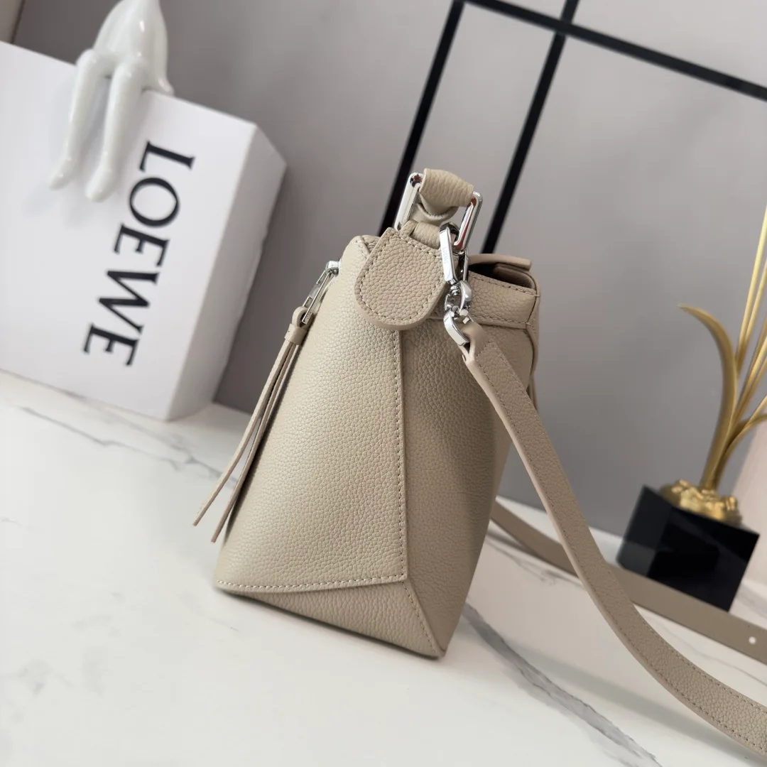 Классические Сумки Женские Loewe 13401795