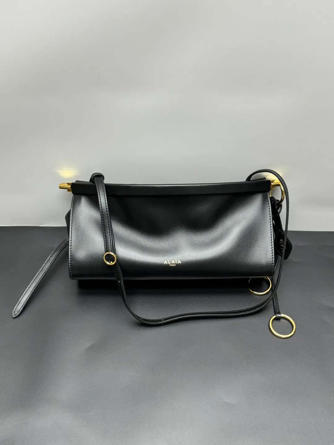 Сумки На Ремне Женские Alaia 11667397