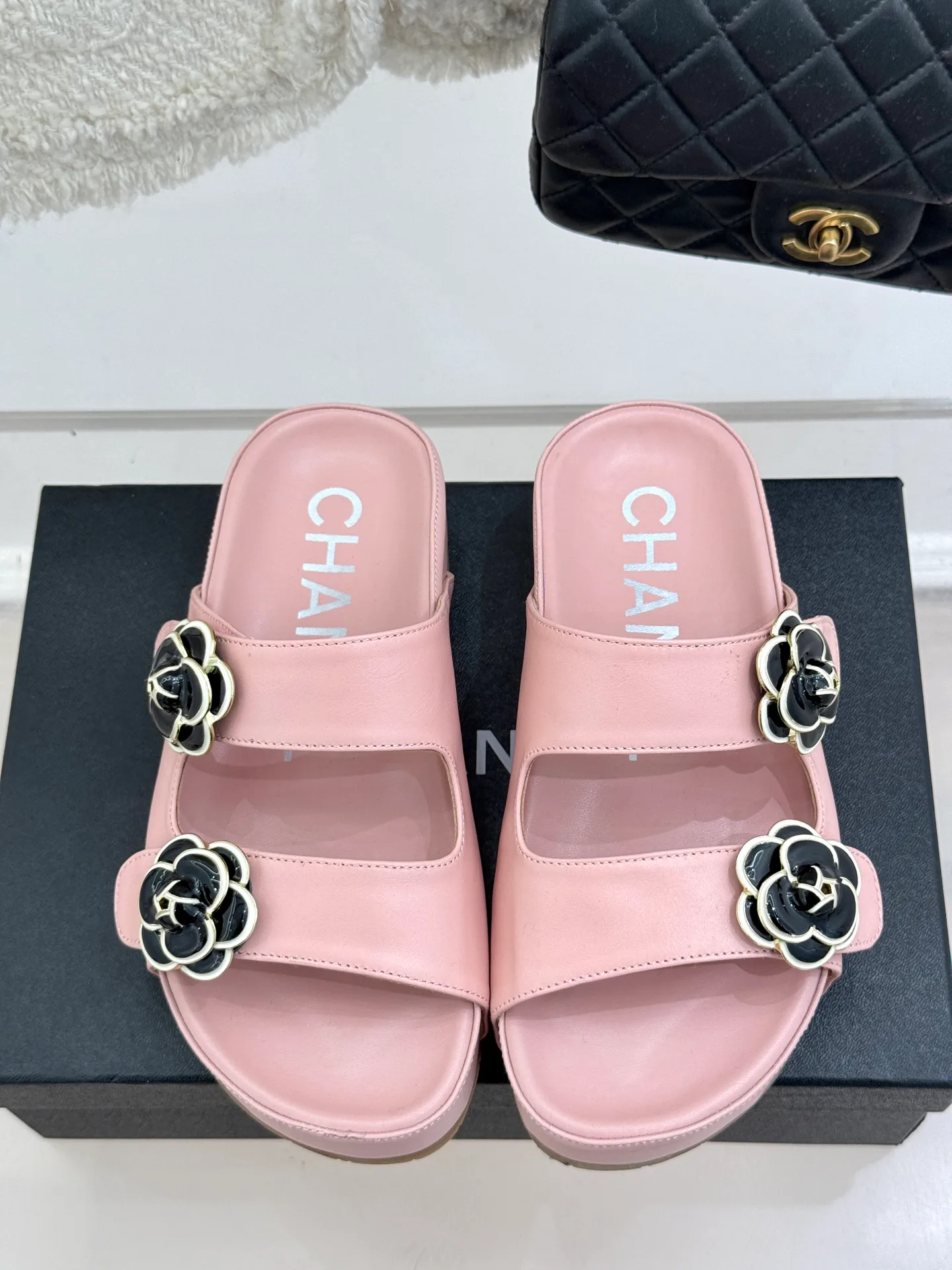 Шлепанцы Женские Chanel 17100