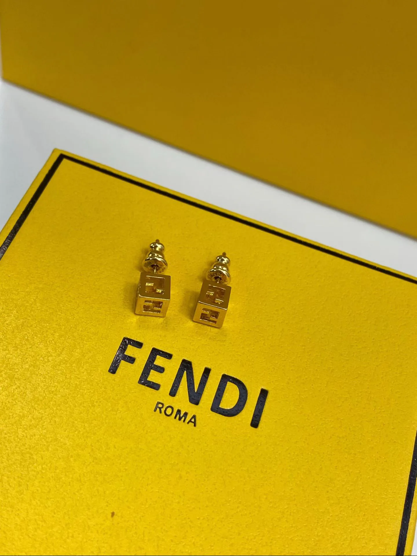 Бижутерия Fendi 18123182