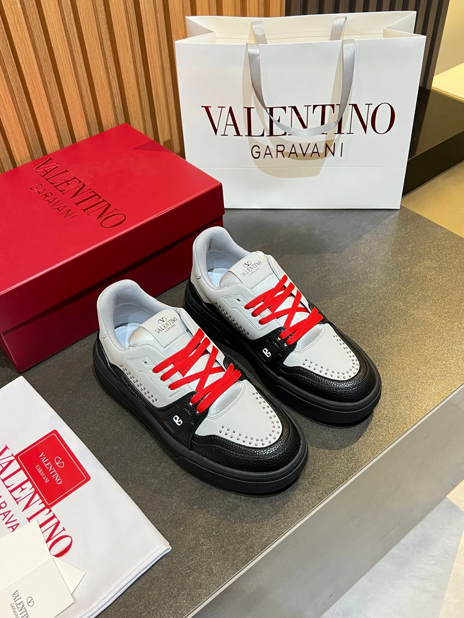 Кроссовки Женские Valentino 11575974