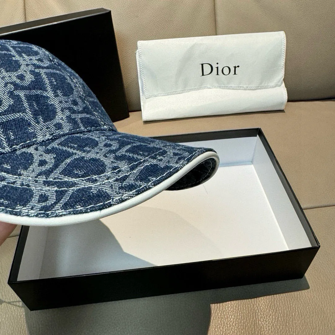 Головные Уборы Christian Dior 18105247