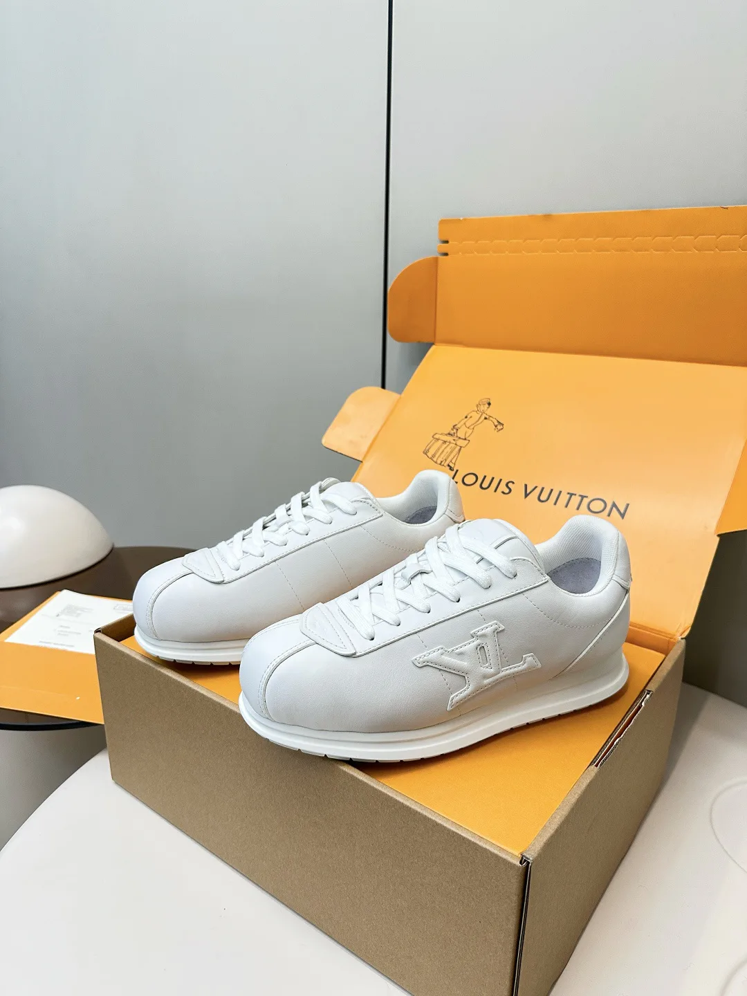 Кроссовки Женские Louis Vuitton 13561063