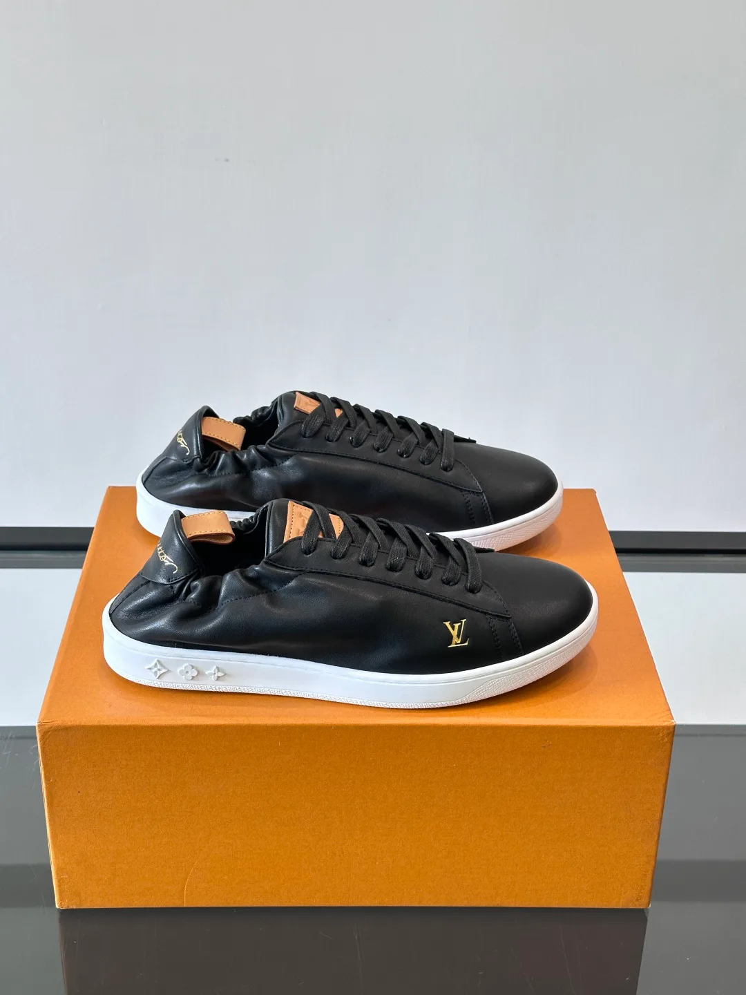 Кроссовки Мужские Louis Vuitton 18263692