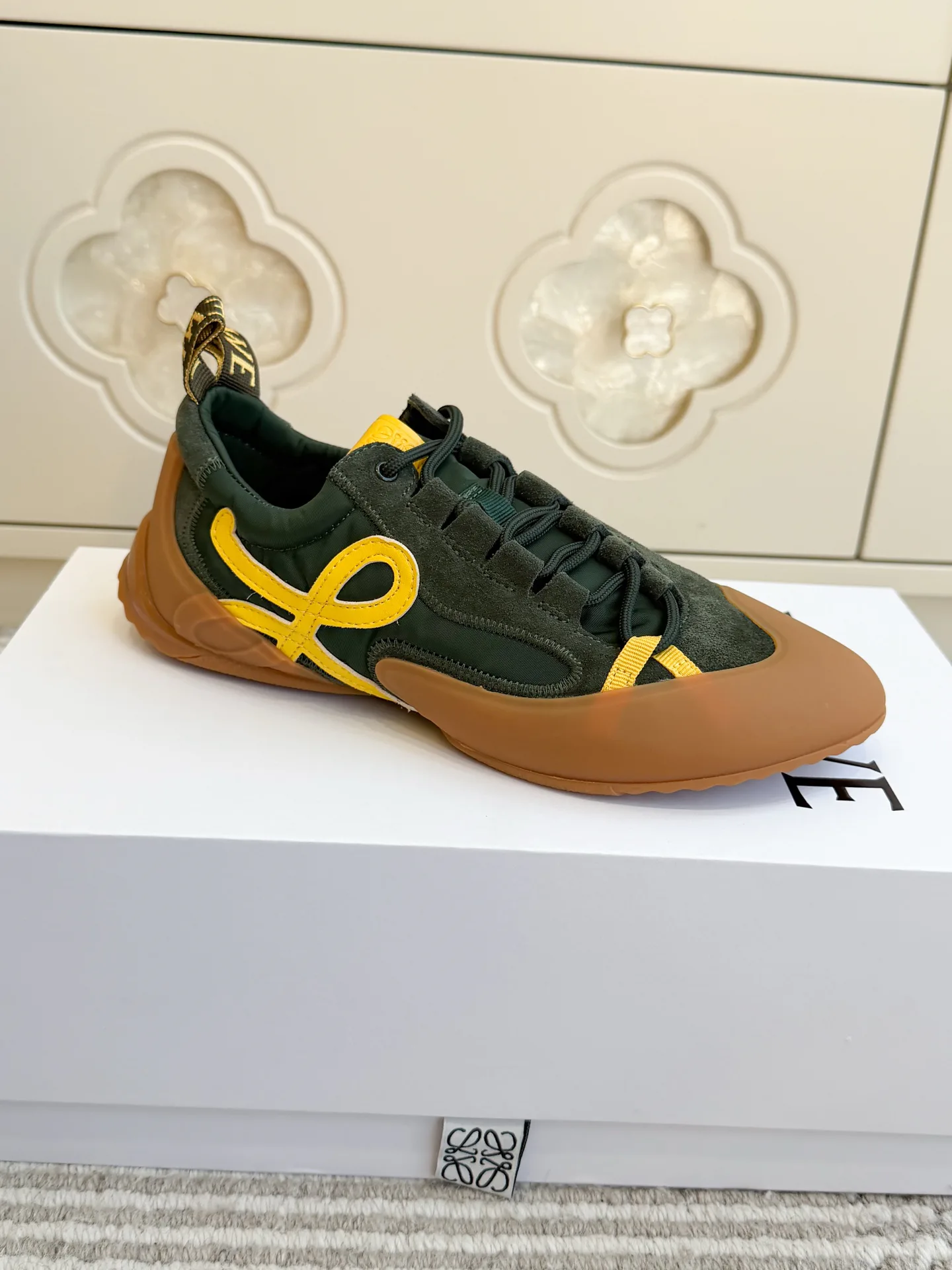 Кроссовки Женские Loewe 18275869