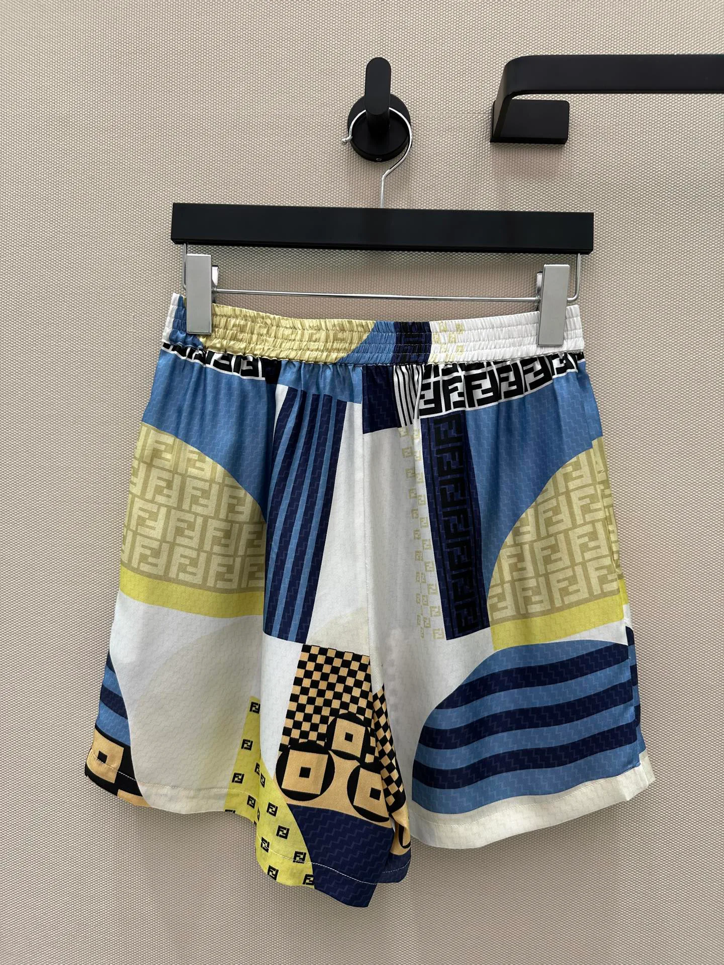 Шорты Женские Fendi 11401587