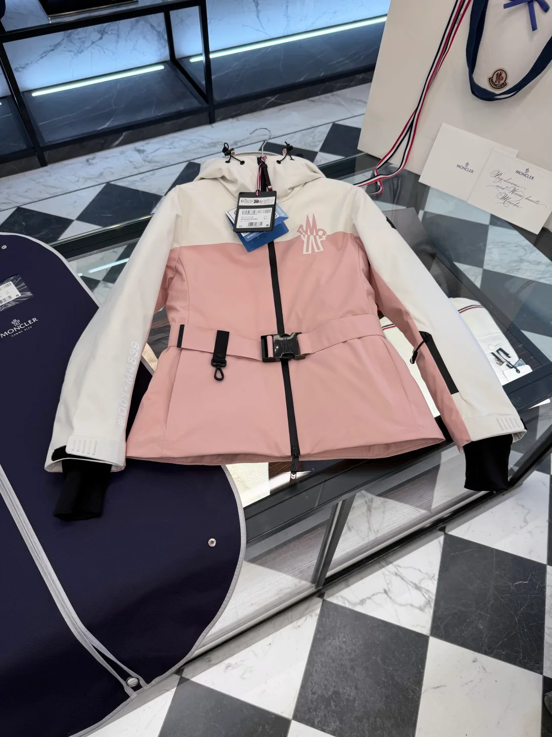 Куртки И Пуховики Женские Moncler 19336108