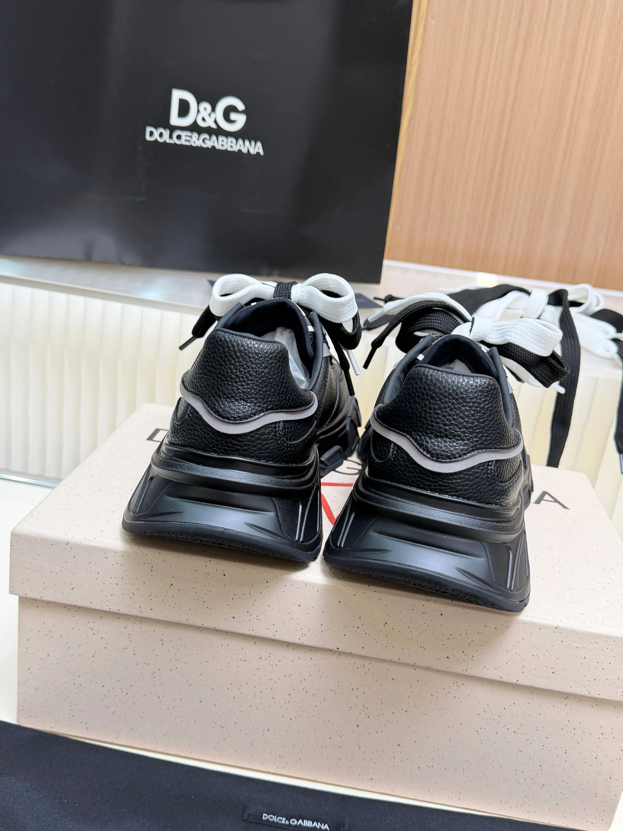 Кроссовки Женские Dolce & Gabbana 17725148