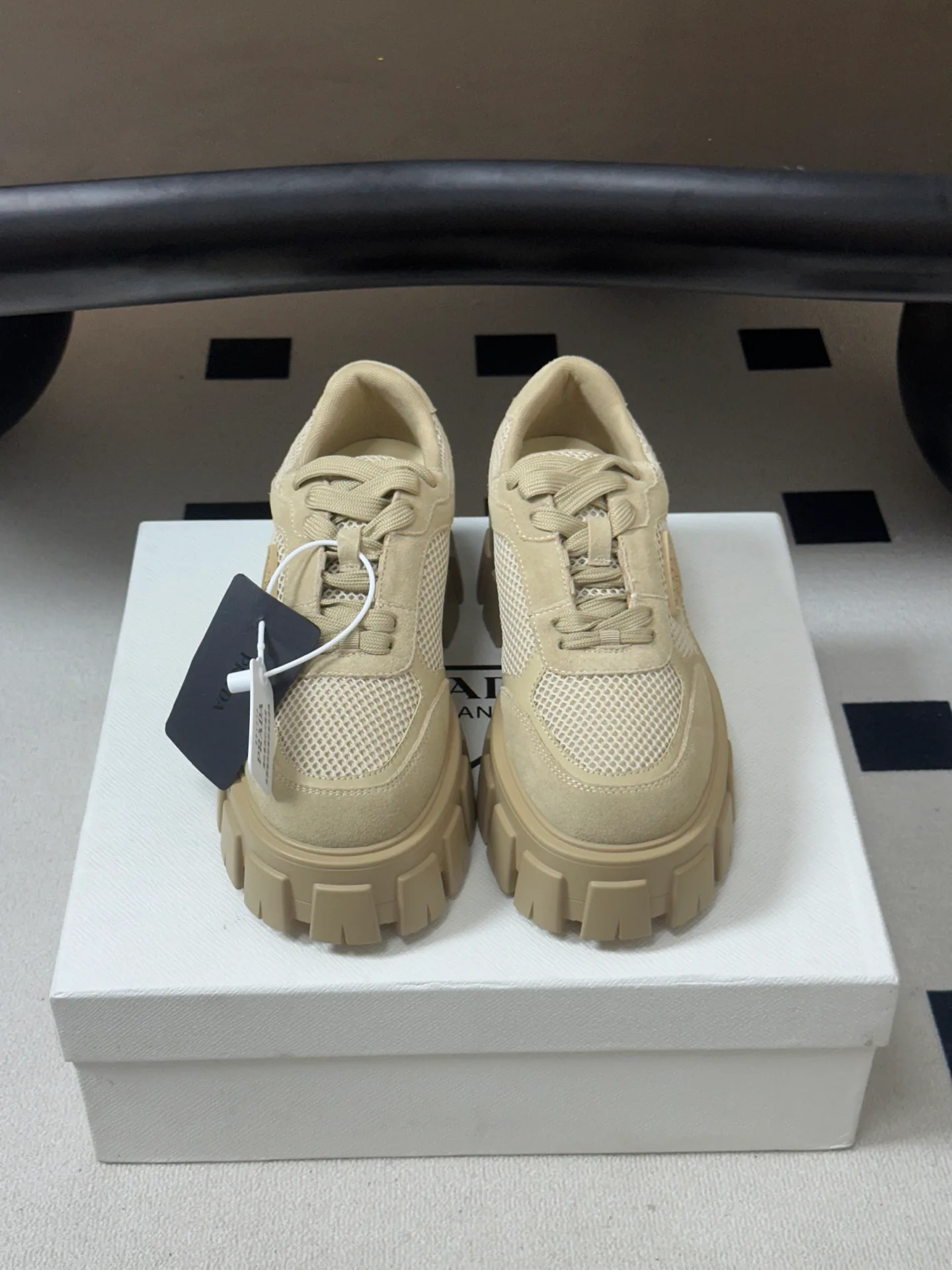 Кроссовки Женские Prada 18049585