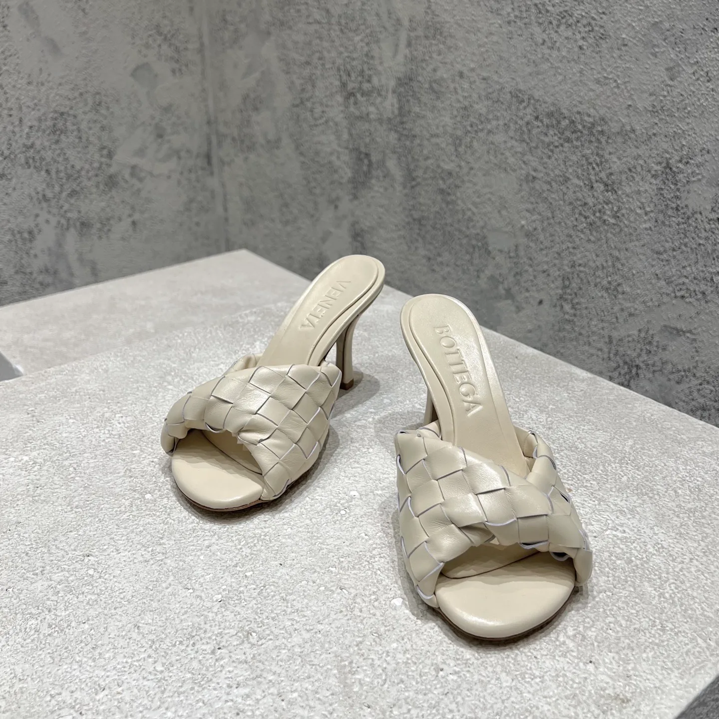 Босоножки Женские Bottega Veneta 13960169