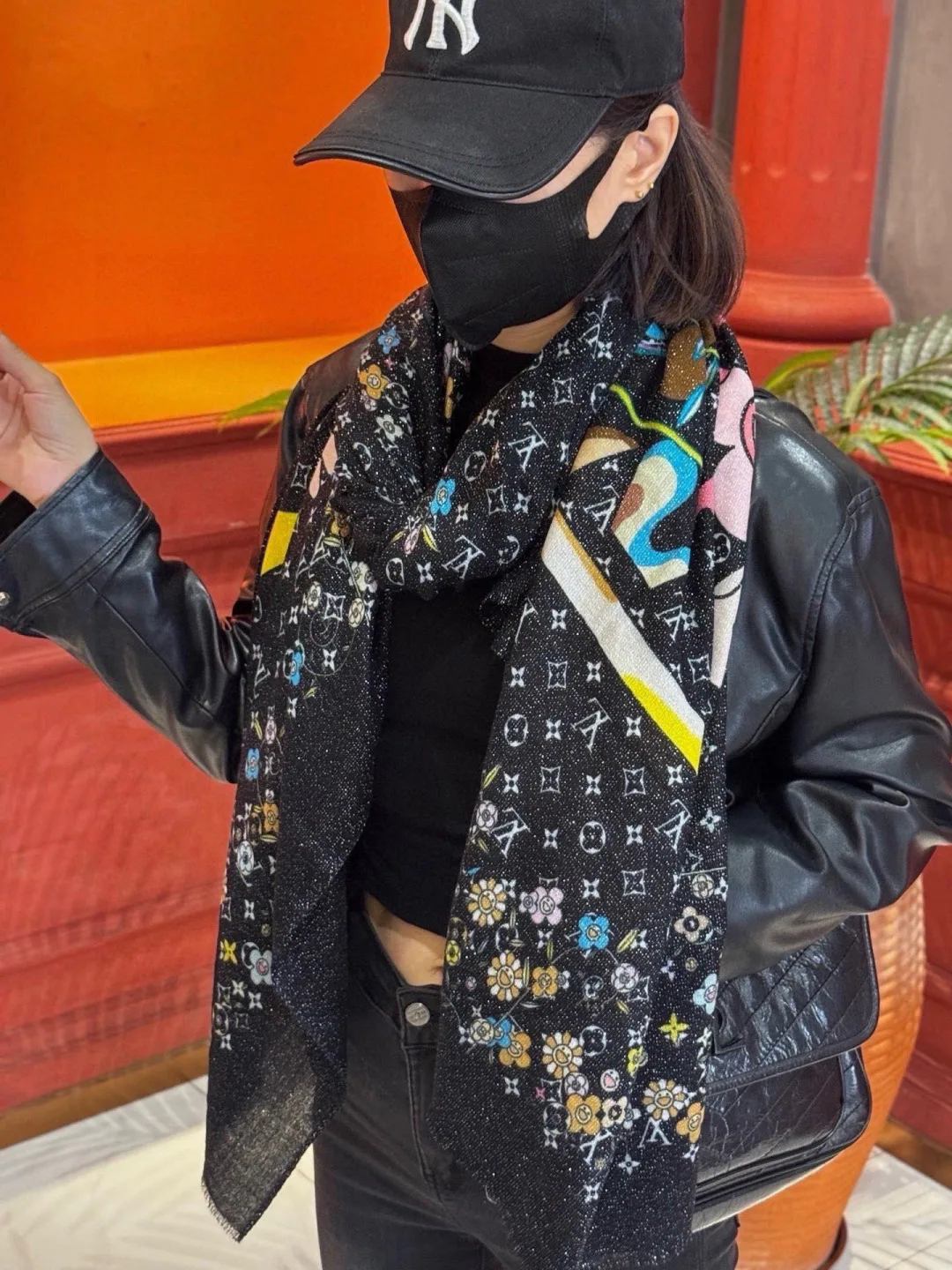 Шарфы Louis Vuitton 18322184