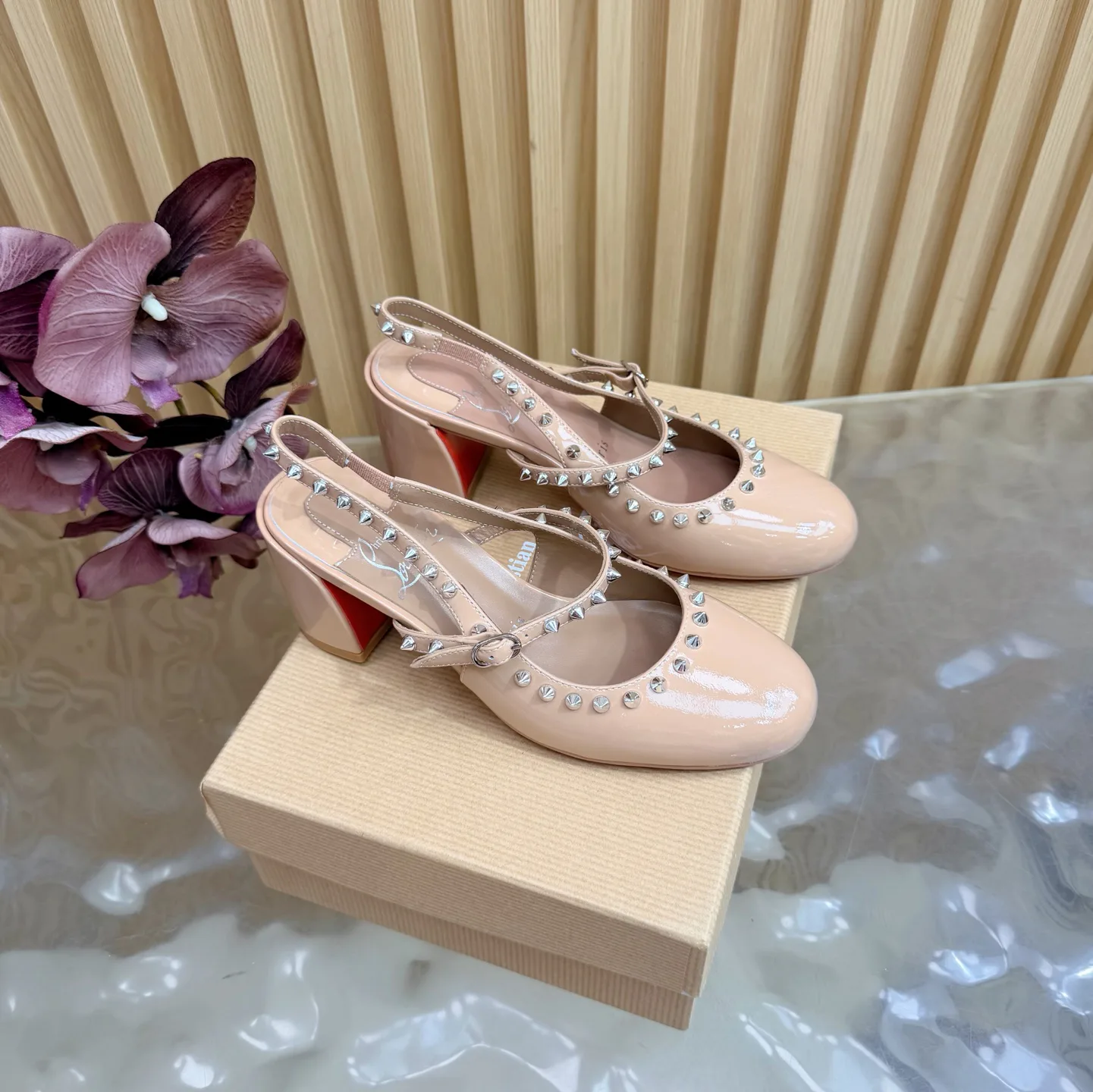 Туфли Женские Christian Louboutin 11776983