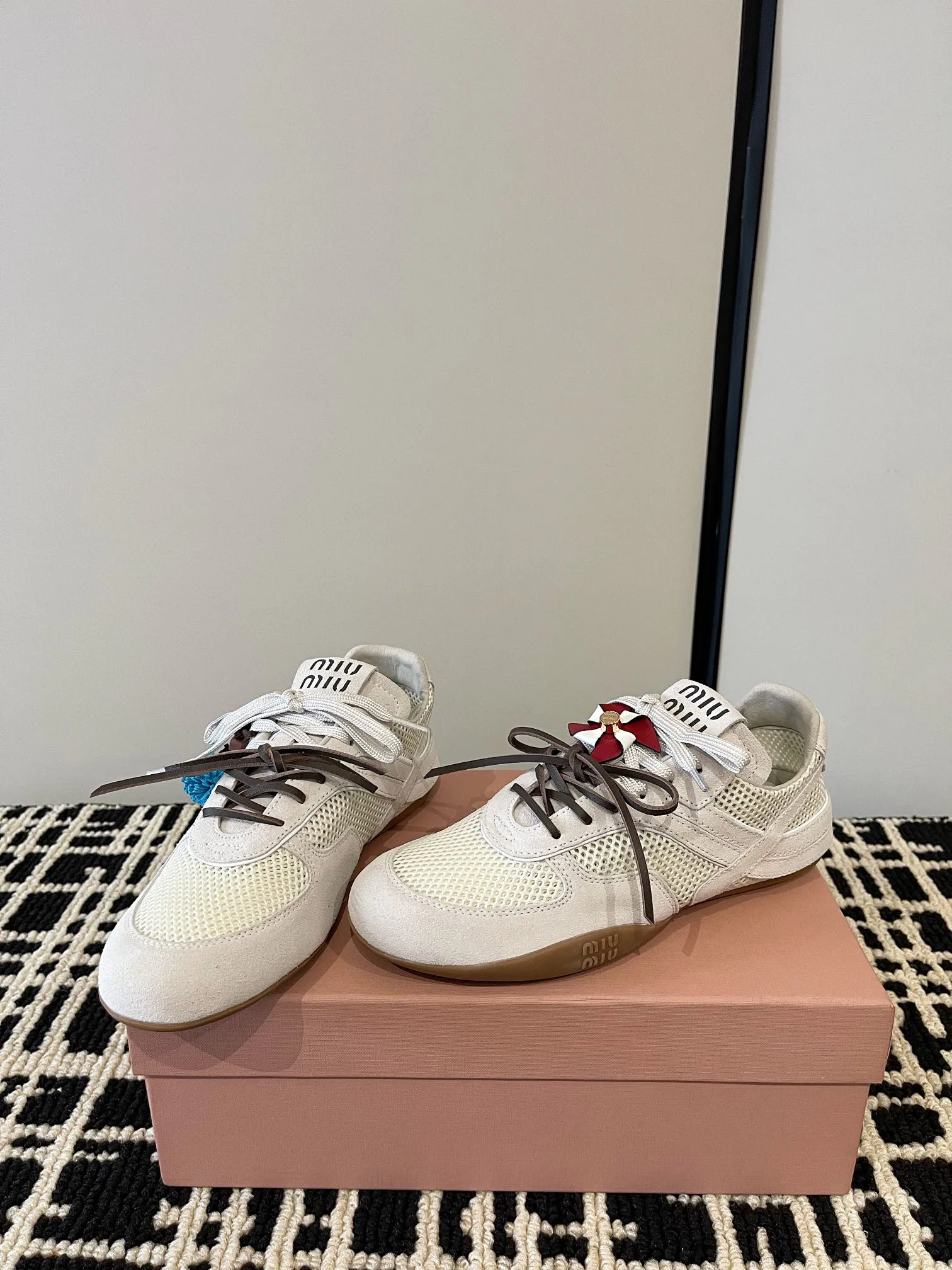 Кроссовки Женские Miu Miu 10991296