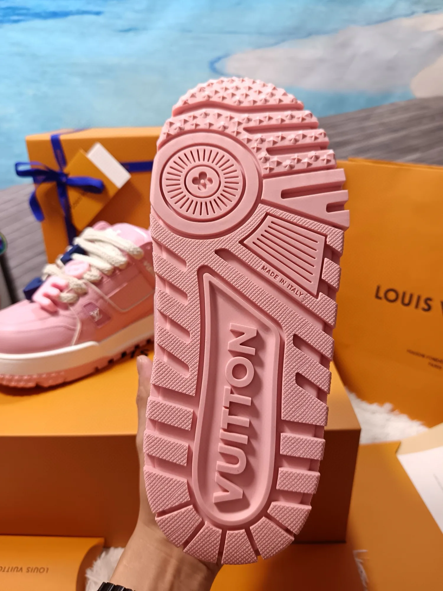 Кроссовки Женские Louis Vuitton 1974703