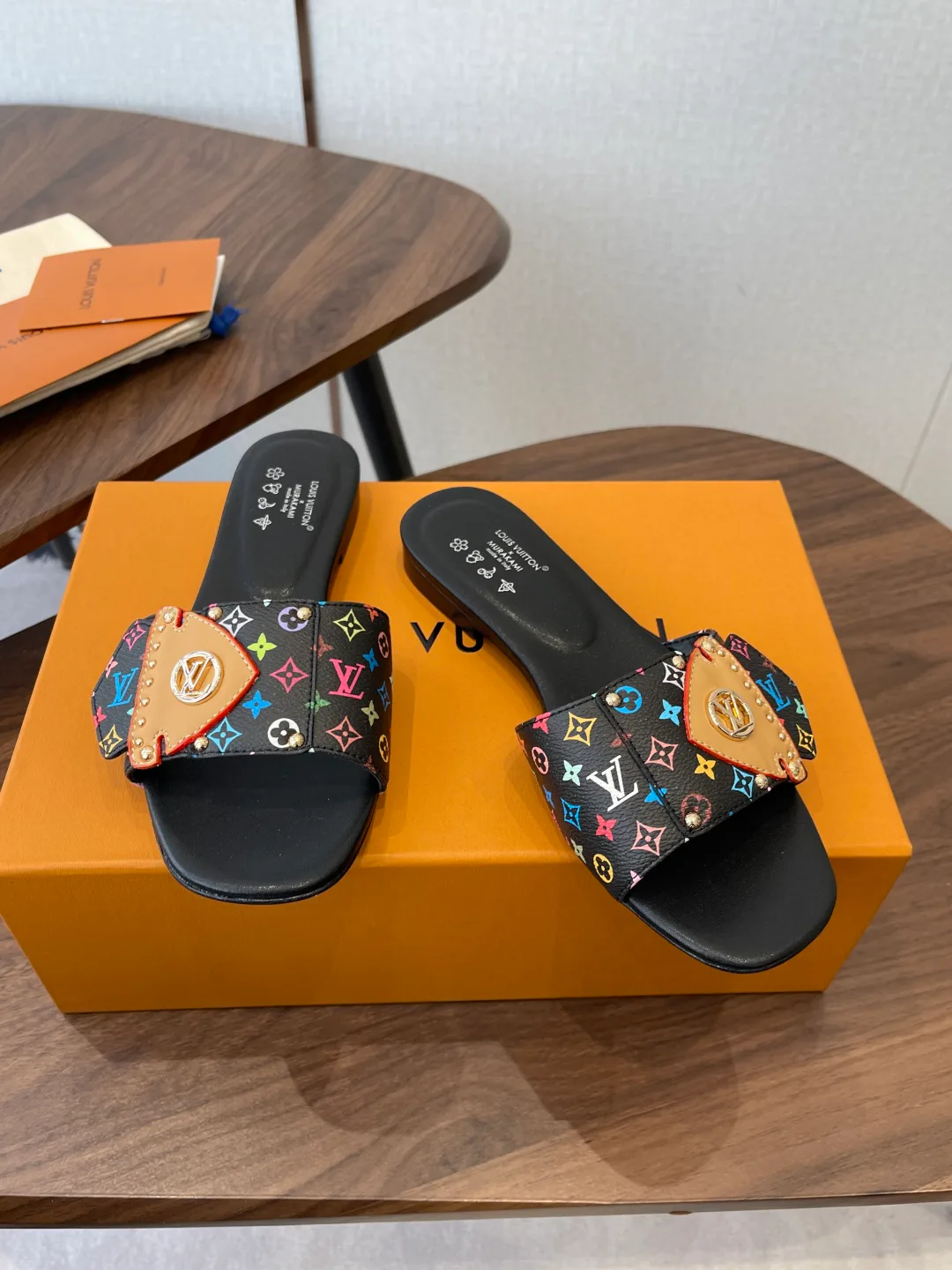 Босоножки Женские Louis Vuitton 12240228