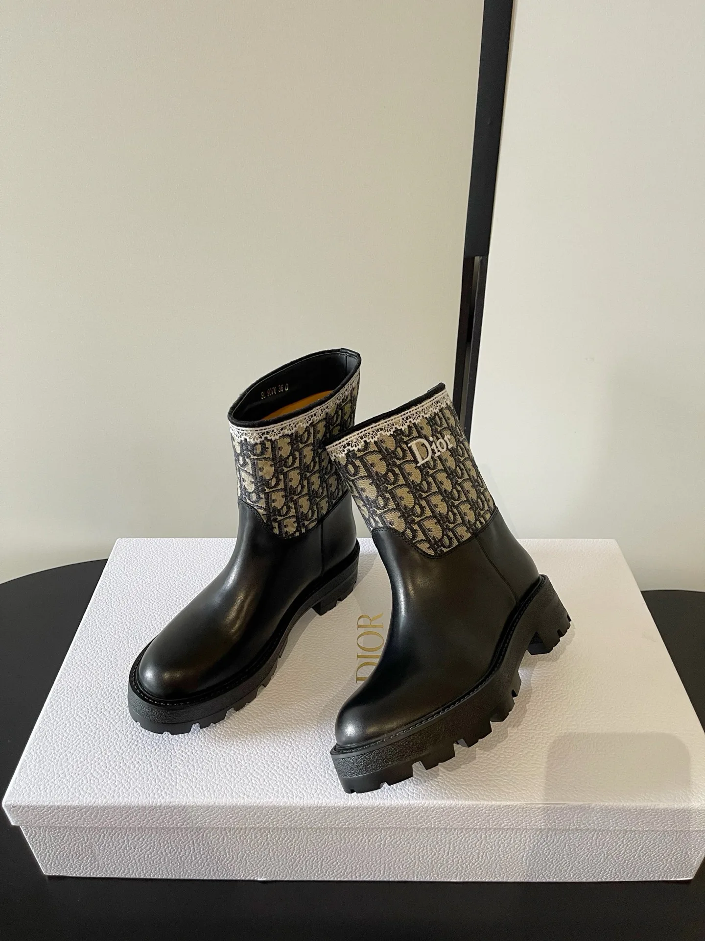 Ботинки Женские Christian Dior 18234942
