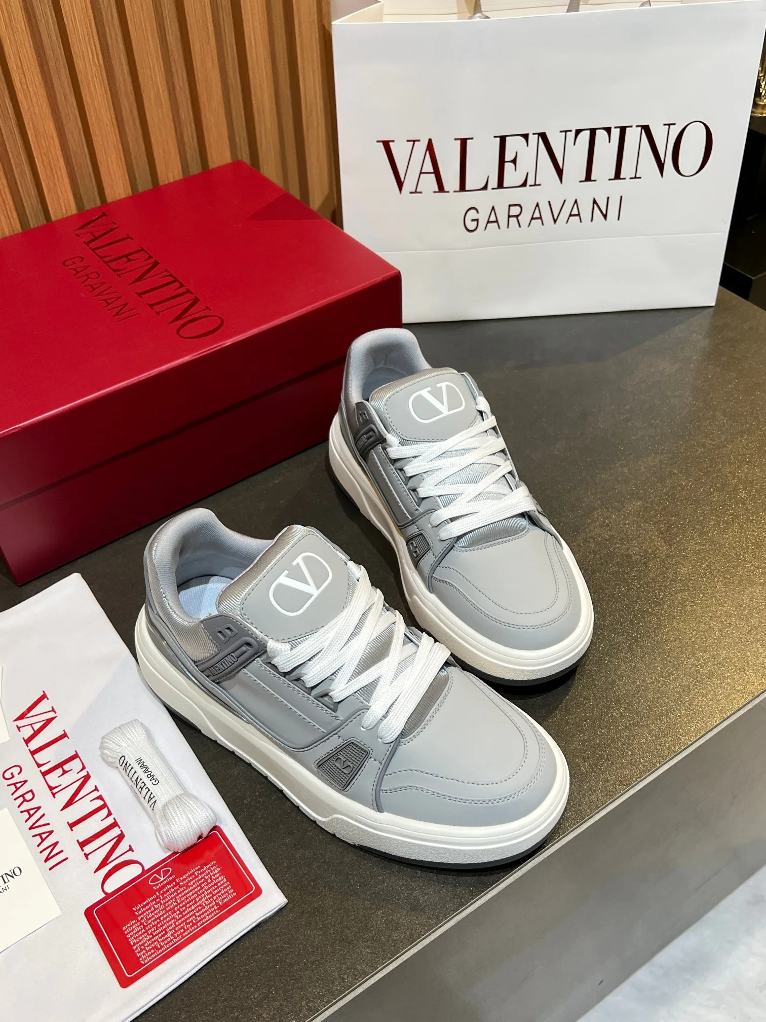 Кроссовки Женские Valentino 11575956