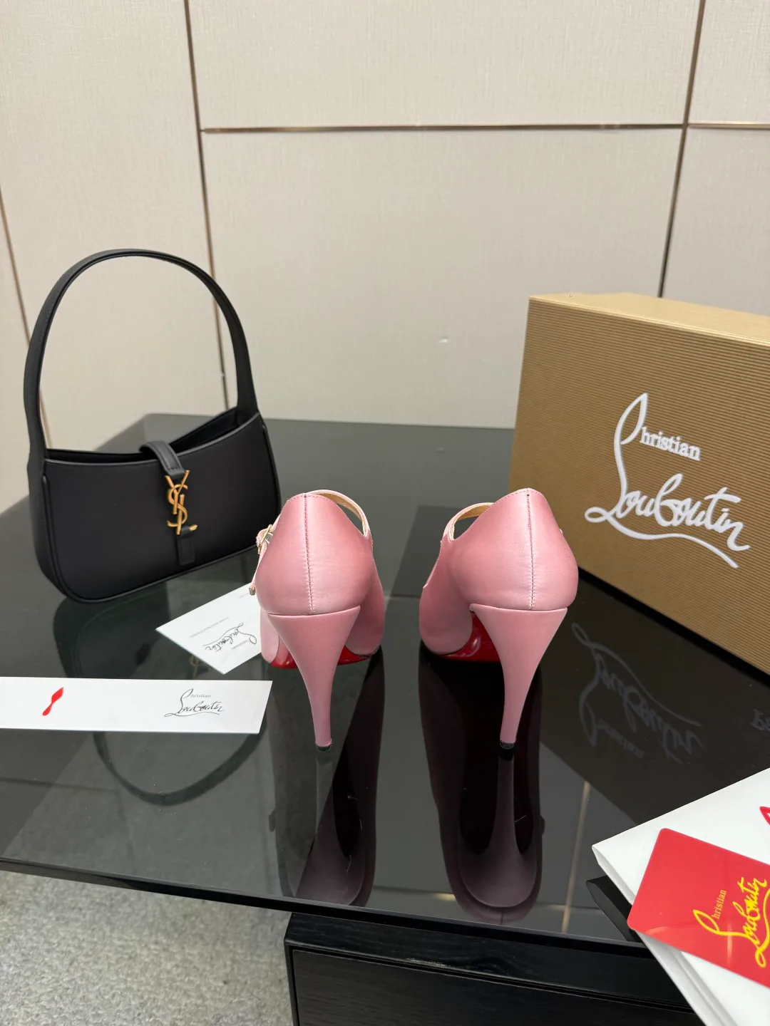 Туфли Женские Christian Louboutin 5052083