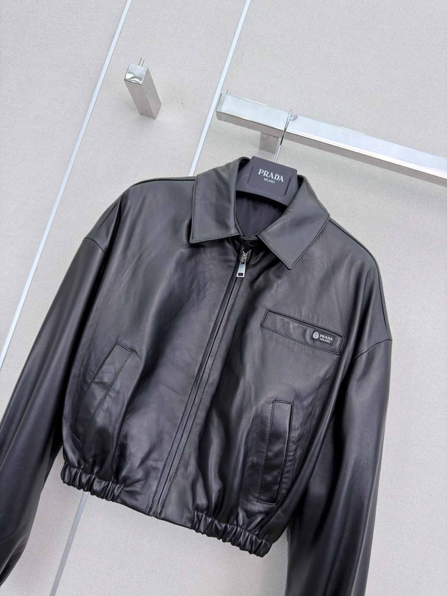 Кожаные Куртки И Дублёнки Женские Prada 18173056