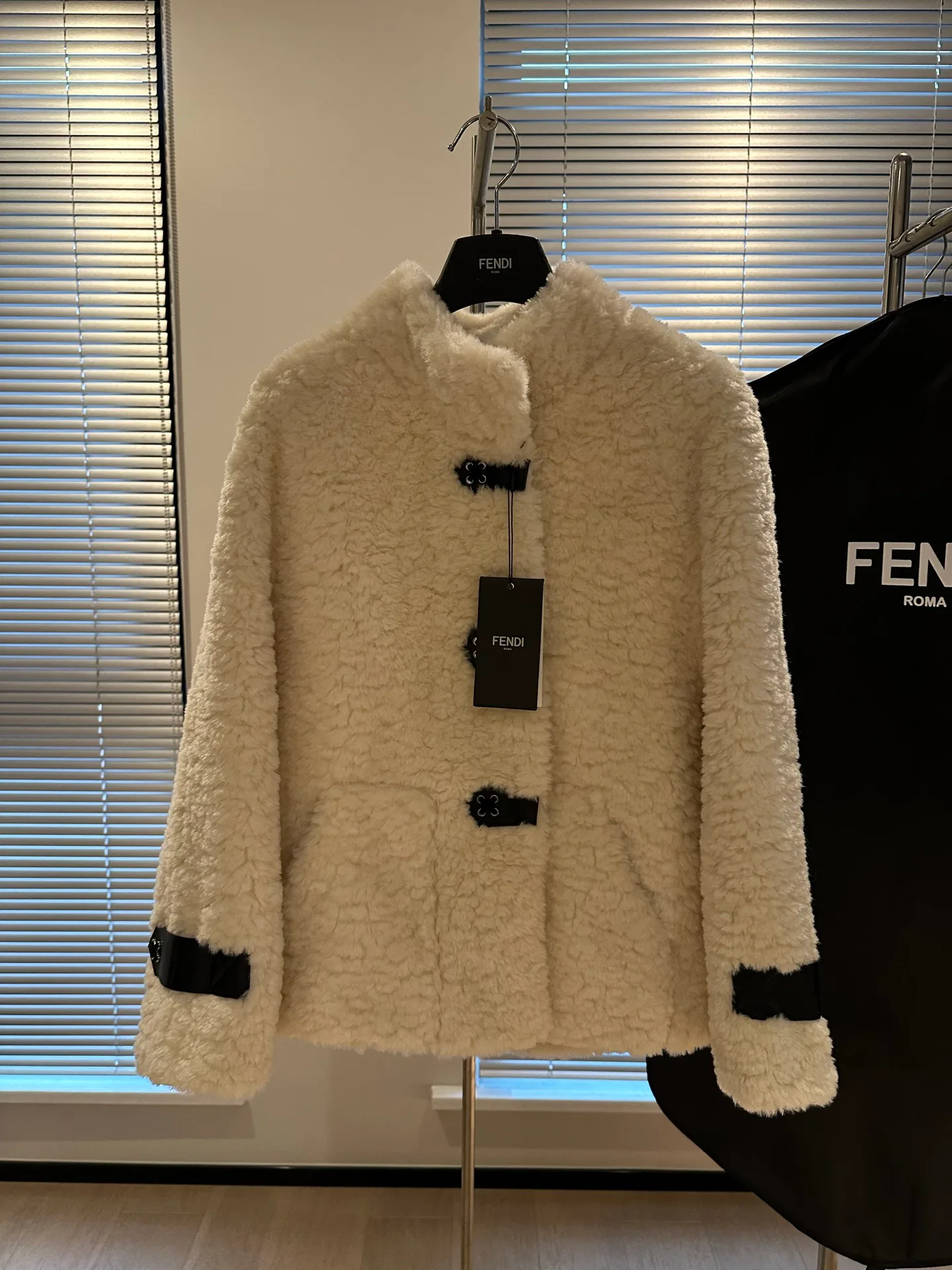 Шубы Женские Fendi 11425385