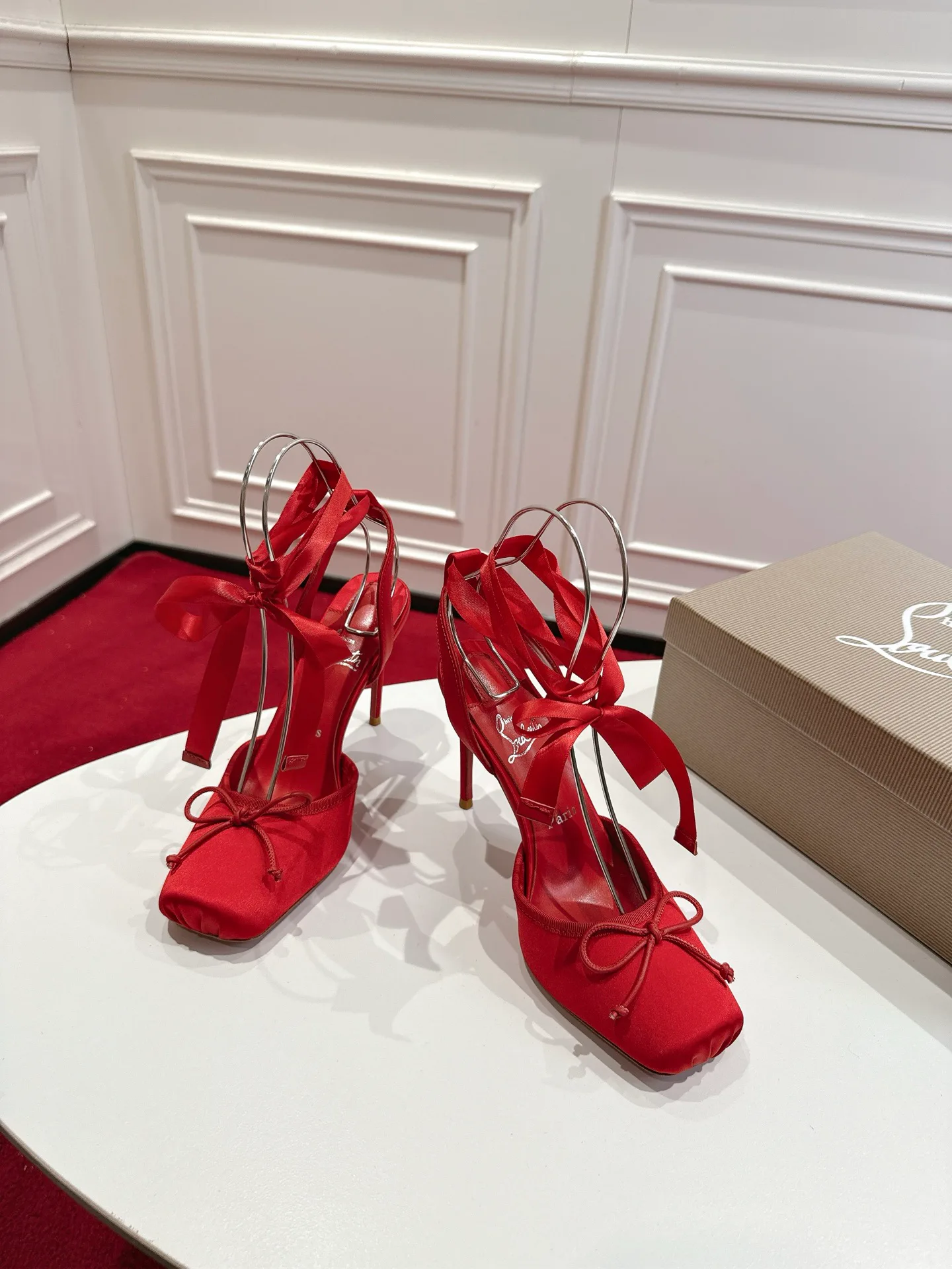 Туфли Женские Christian Louboutin 565569