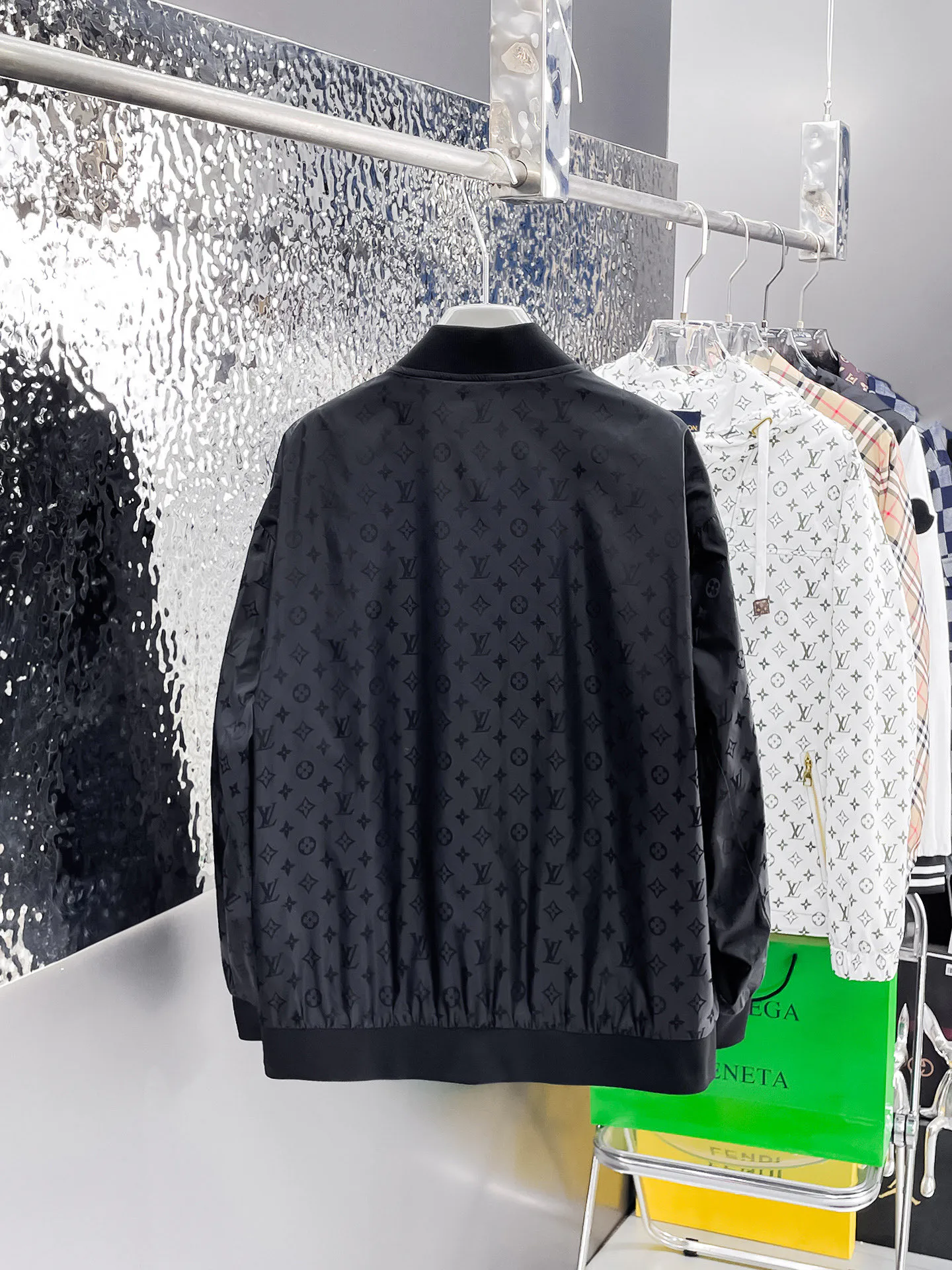 Куртки И Пуховики Мужские Louis Vuitton 9352346