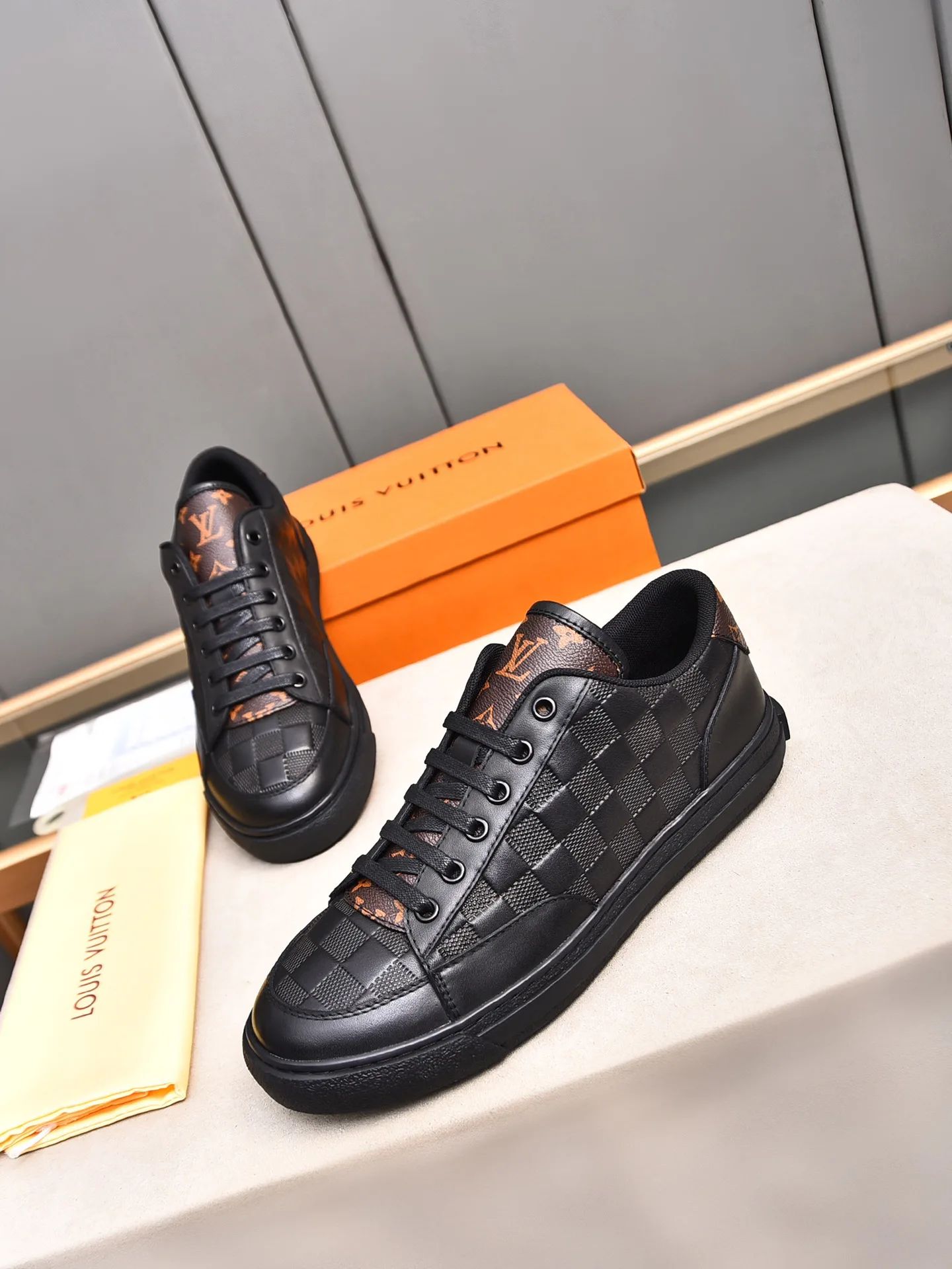 Кроссовки Мужские Louis Vuitton 12960056