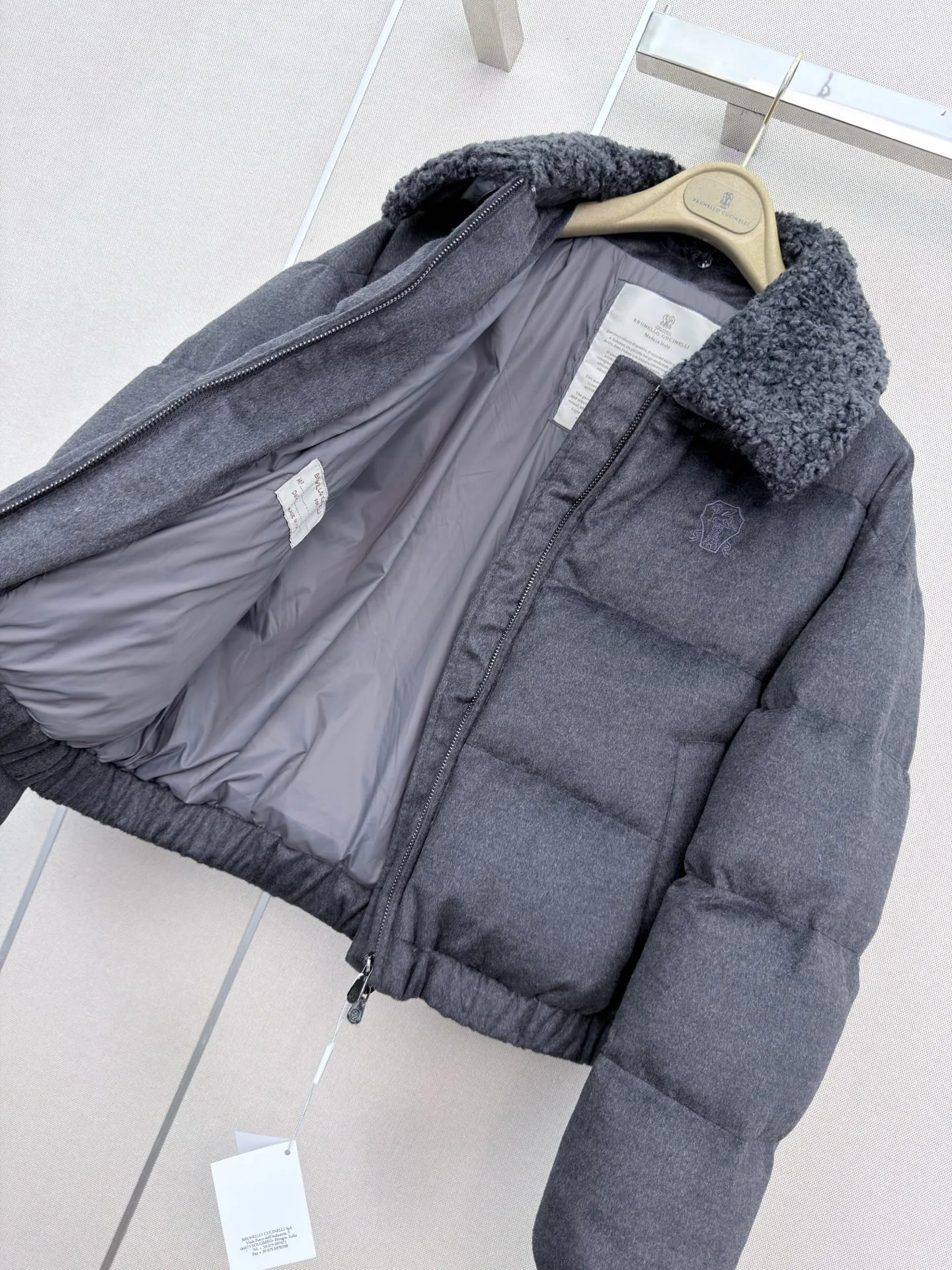 Куртки И Пуховики Женские Brunello Cucinelli 18185771