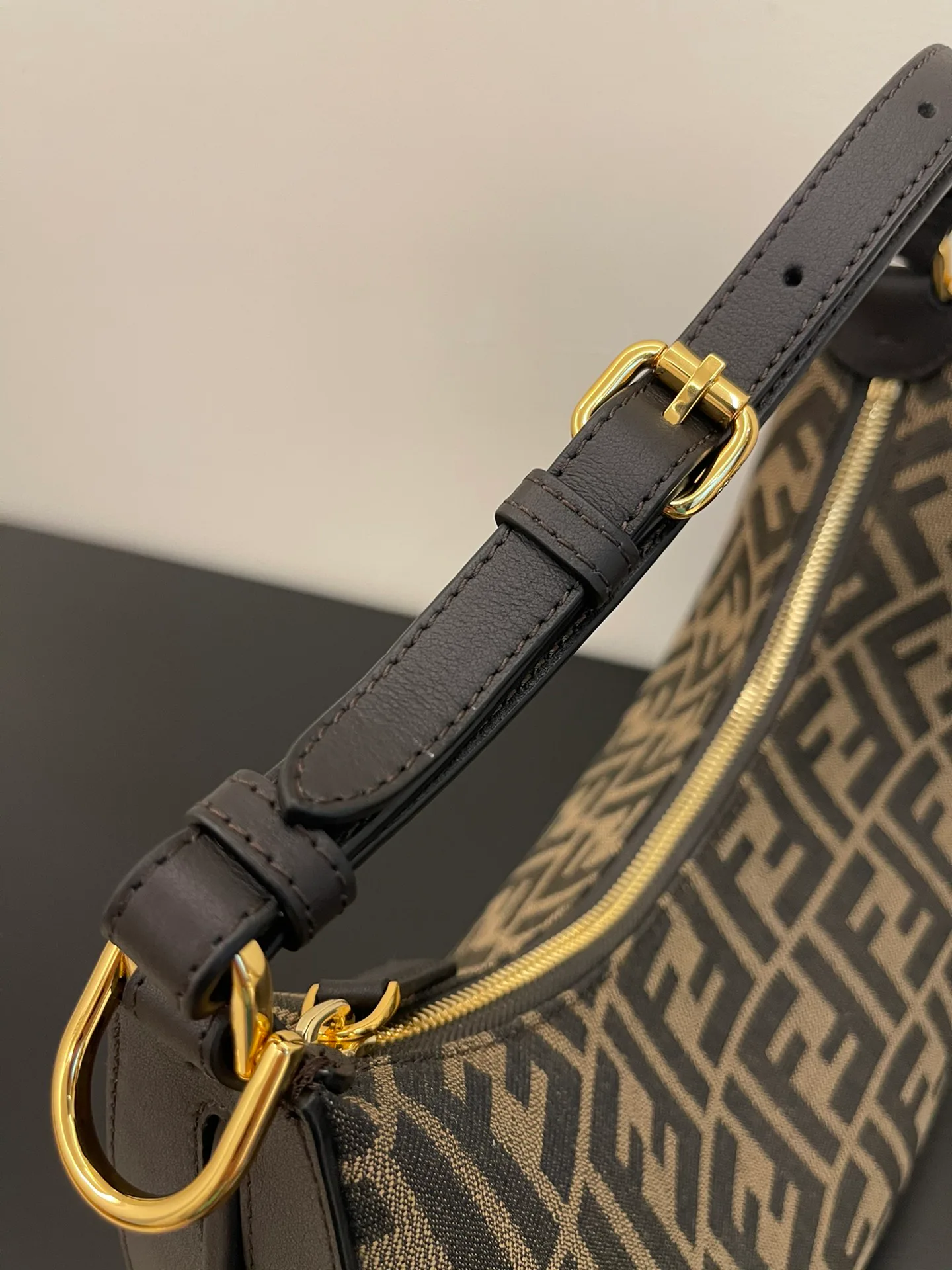 Классические Сумки Женские Fendi 343546