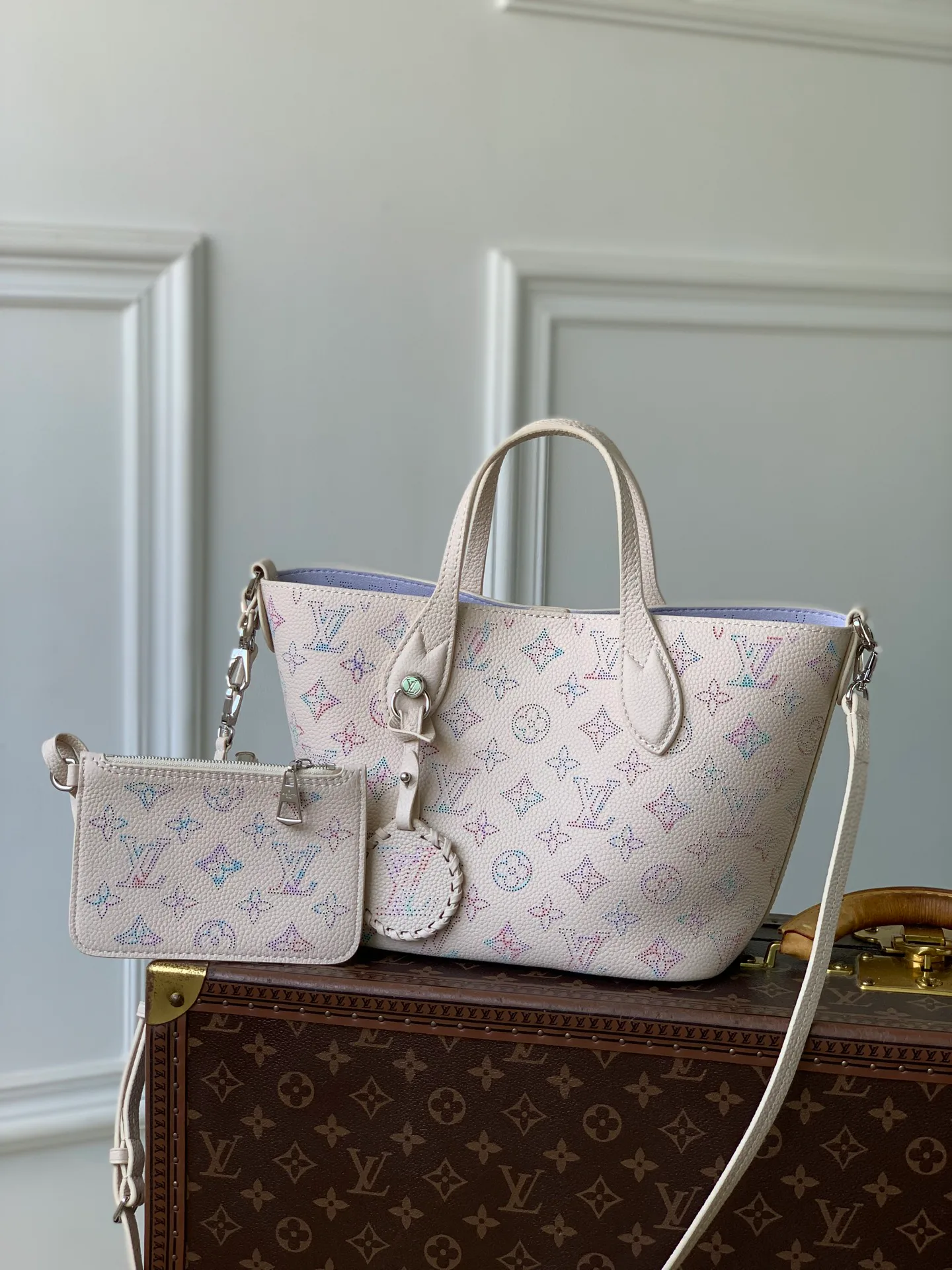 Классические Сумки Женские Louis Vuitton 18147477