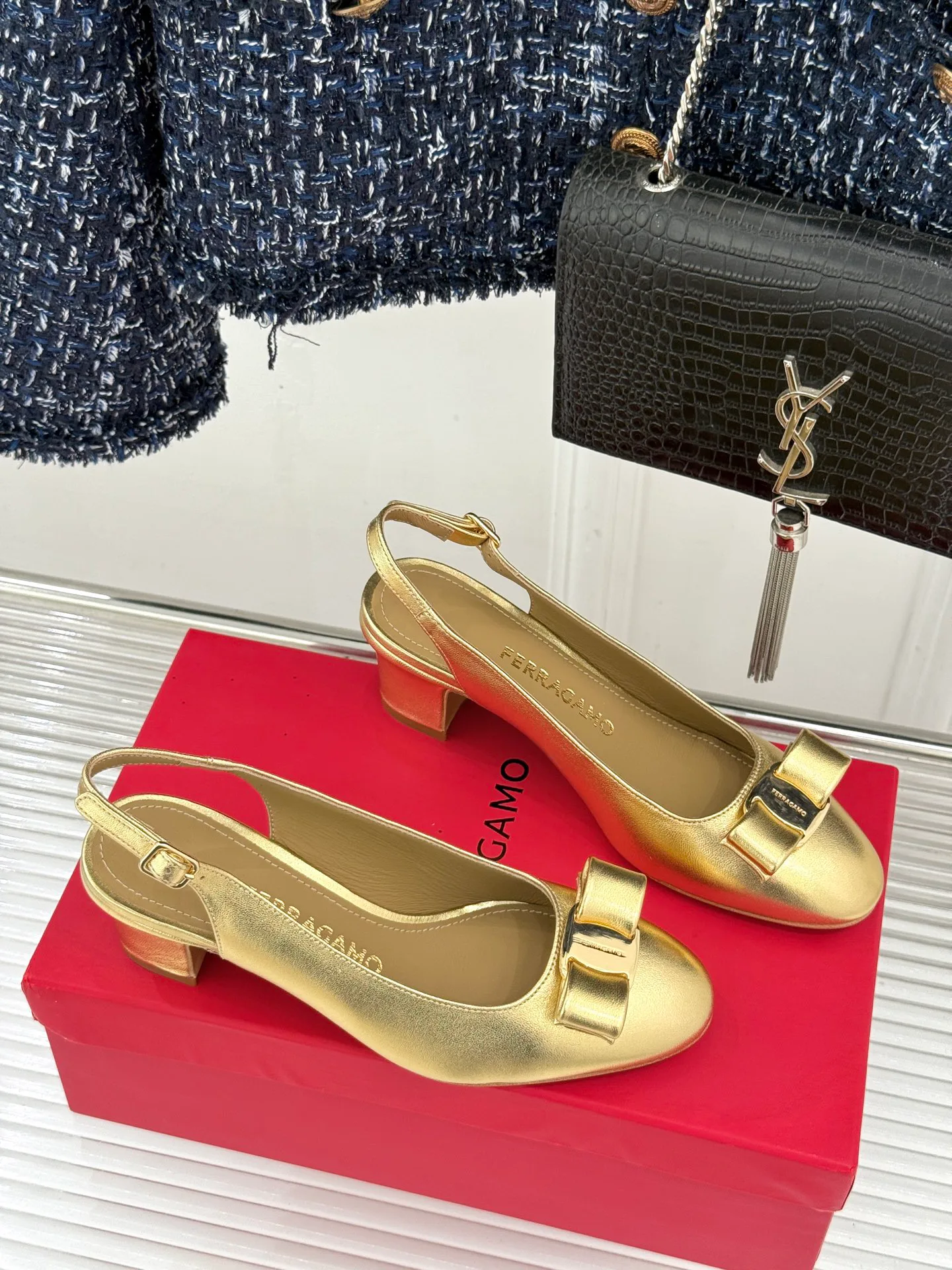 Туфли Женские Salvatore Ferragamo 13454964