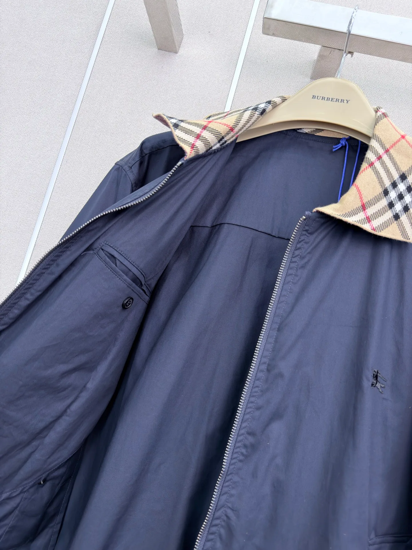 Куртки И Пуховики Женские Burberry 17893584