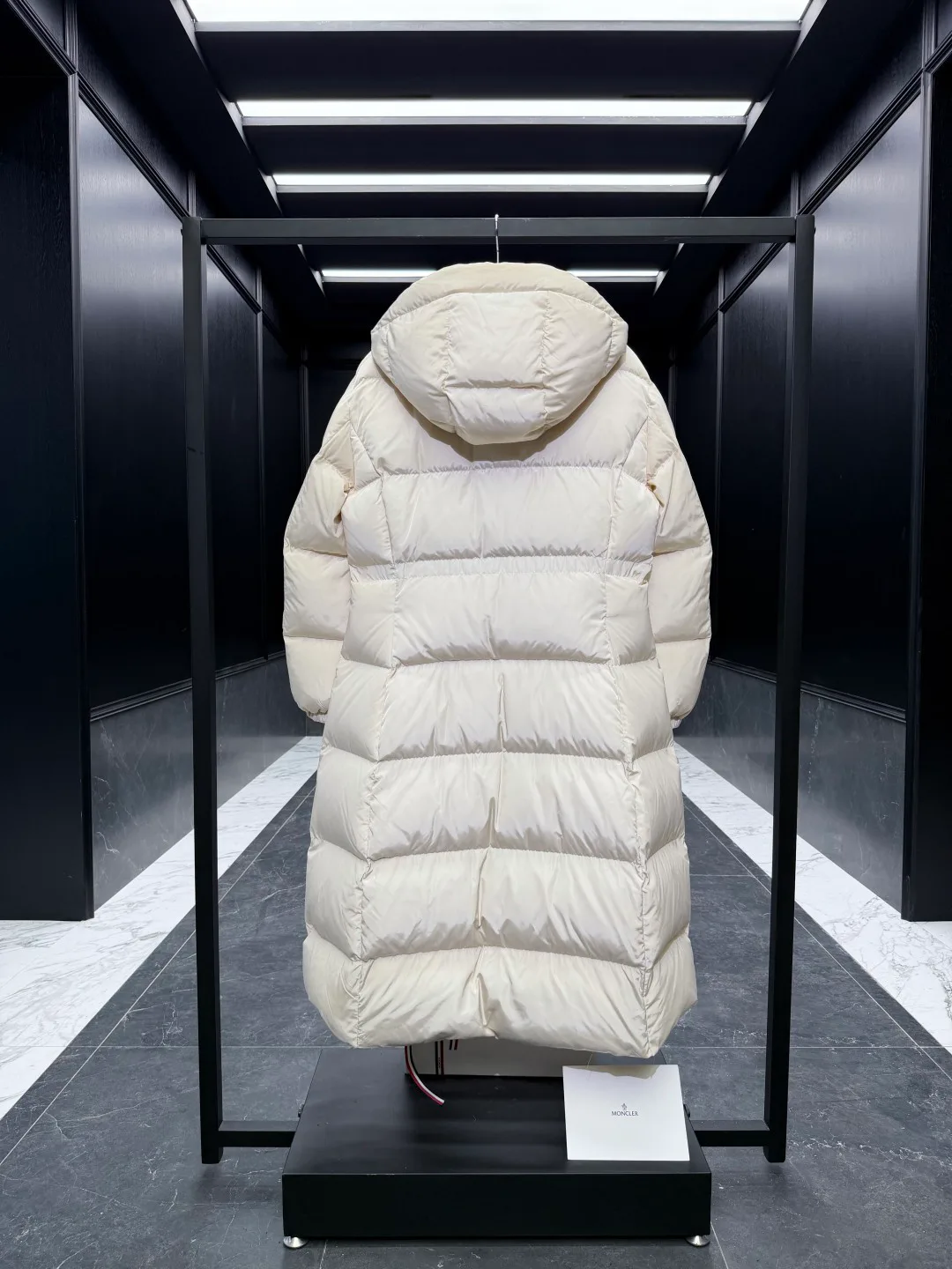 Куртки И Пуховики Женские Moncler 18528306
