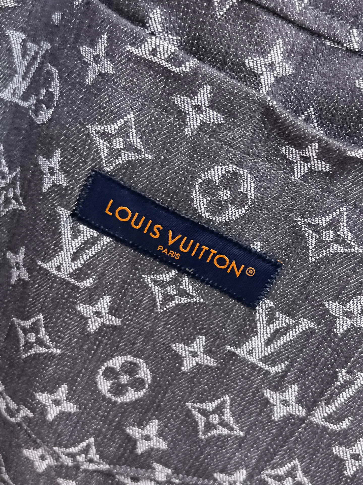 Шорты Мужские Louis Vuitton 13417571