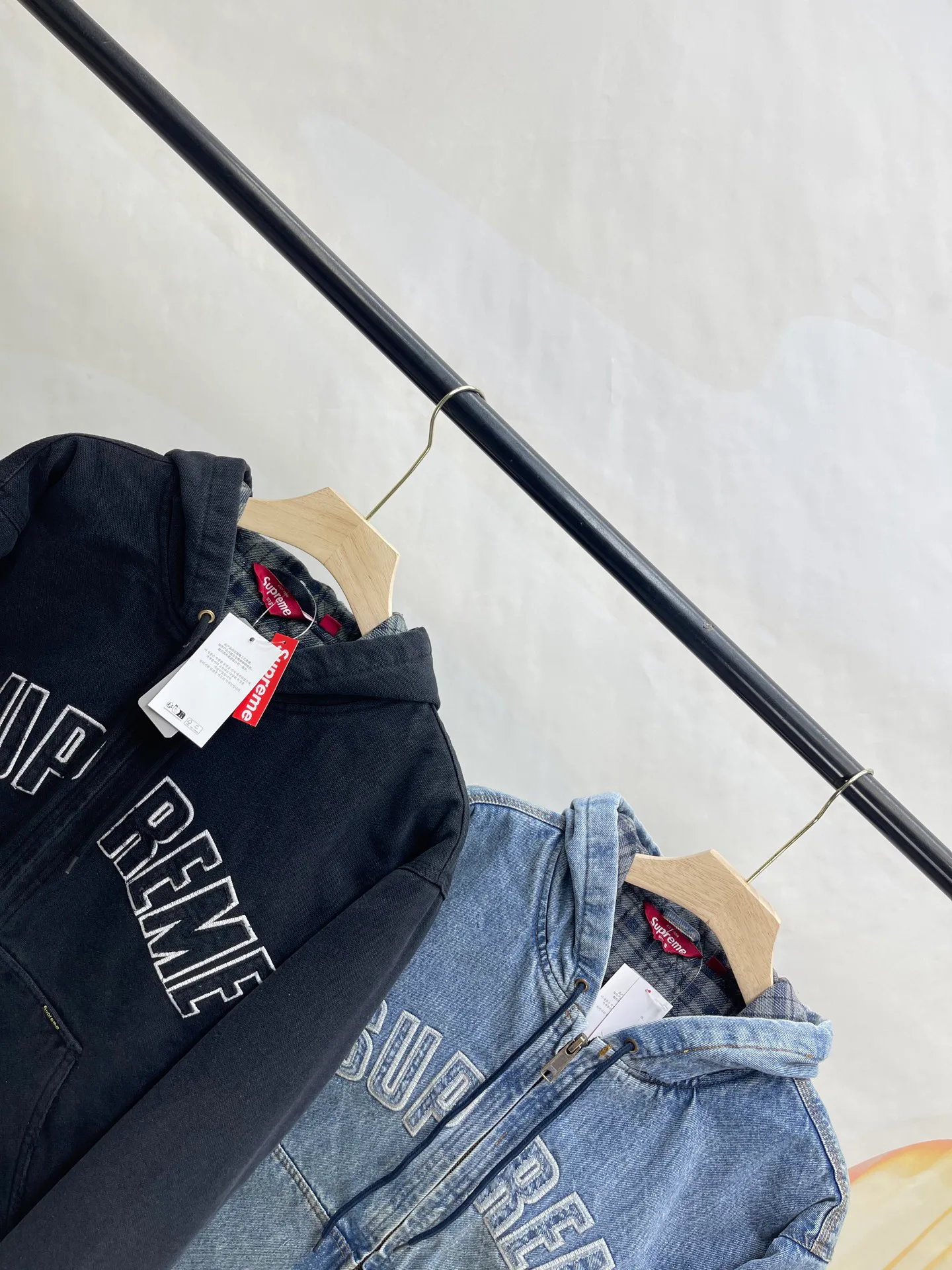 Куртки И Пуховики Женские Supreme 10542432