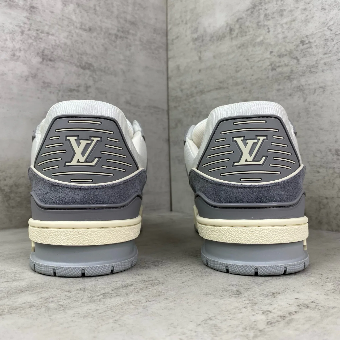 Кроссовки Женские Louis Vuitton 17961750