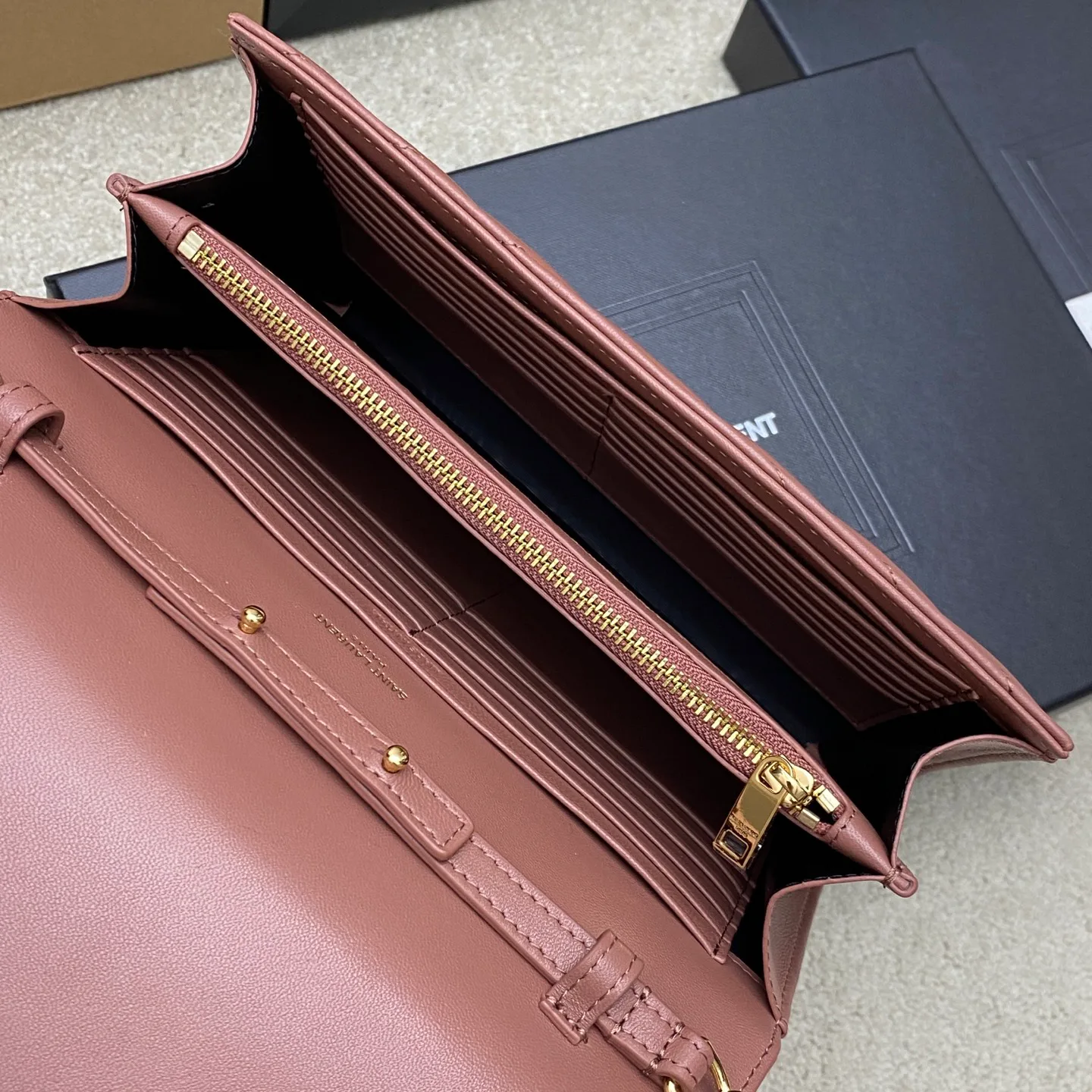 Классические Сумки Женские Saint Laurent 10000432