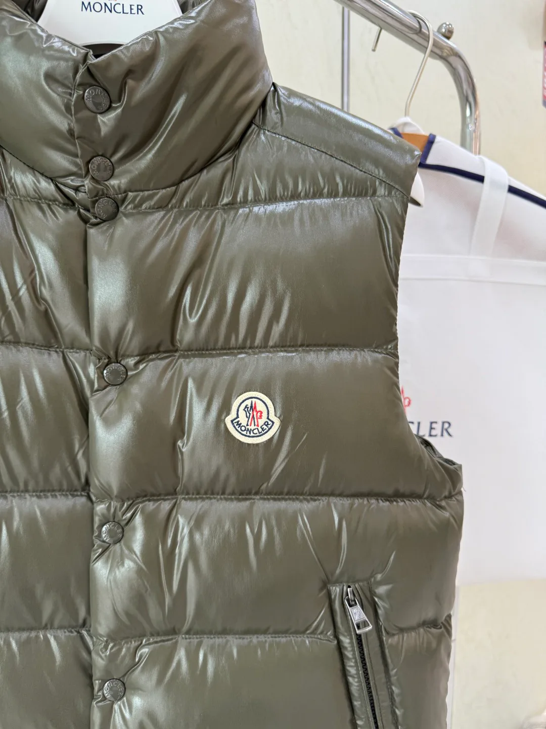 Жилеты Женские Moncler 18376097