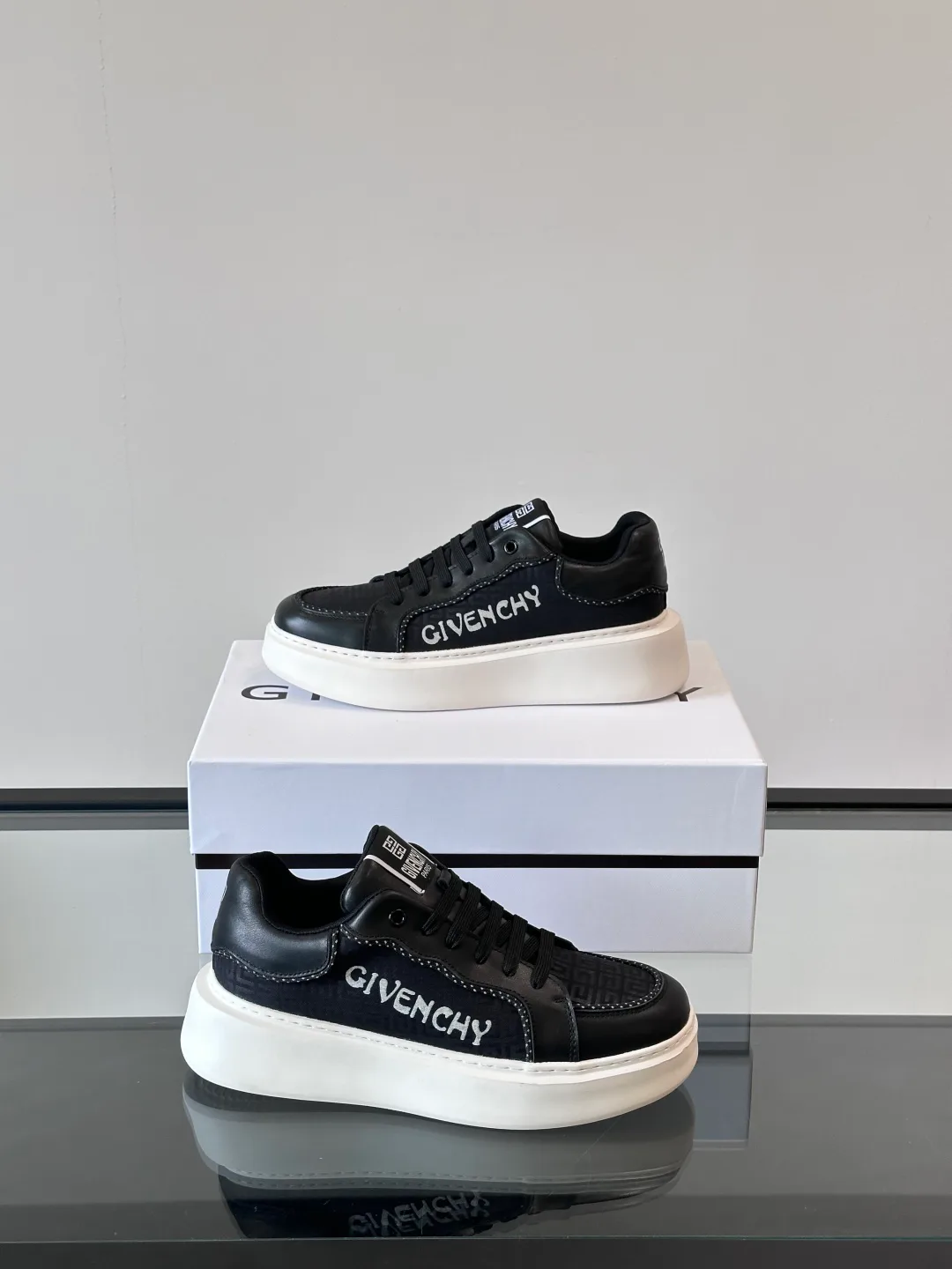 Кроссовки Мужские Givenchy 26175