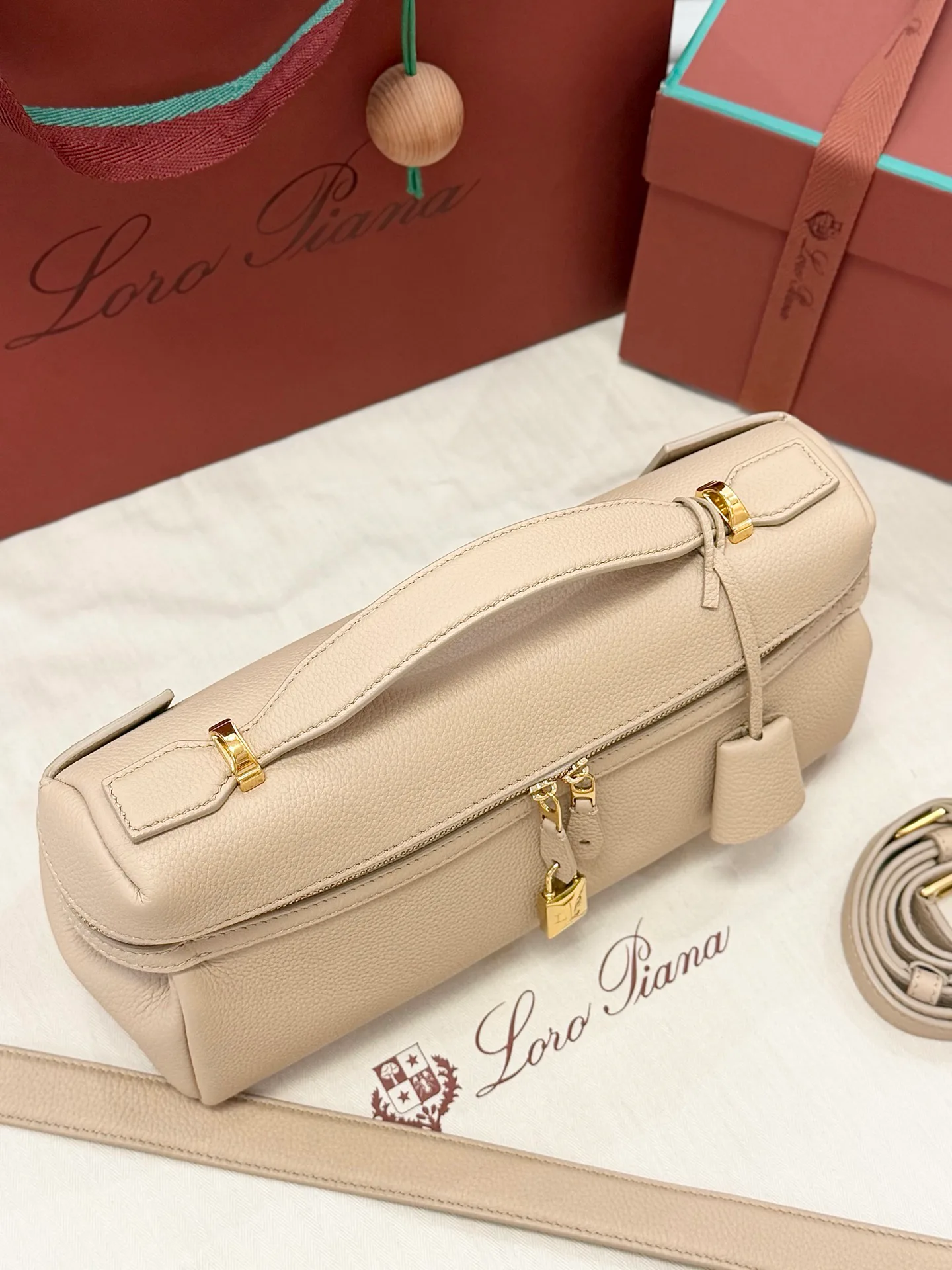 Классические Сумки Женские Loro Piana 17692348