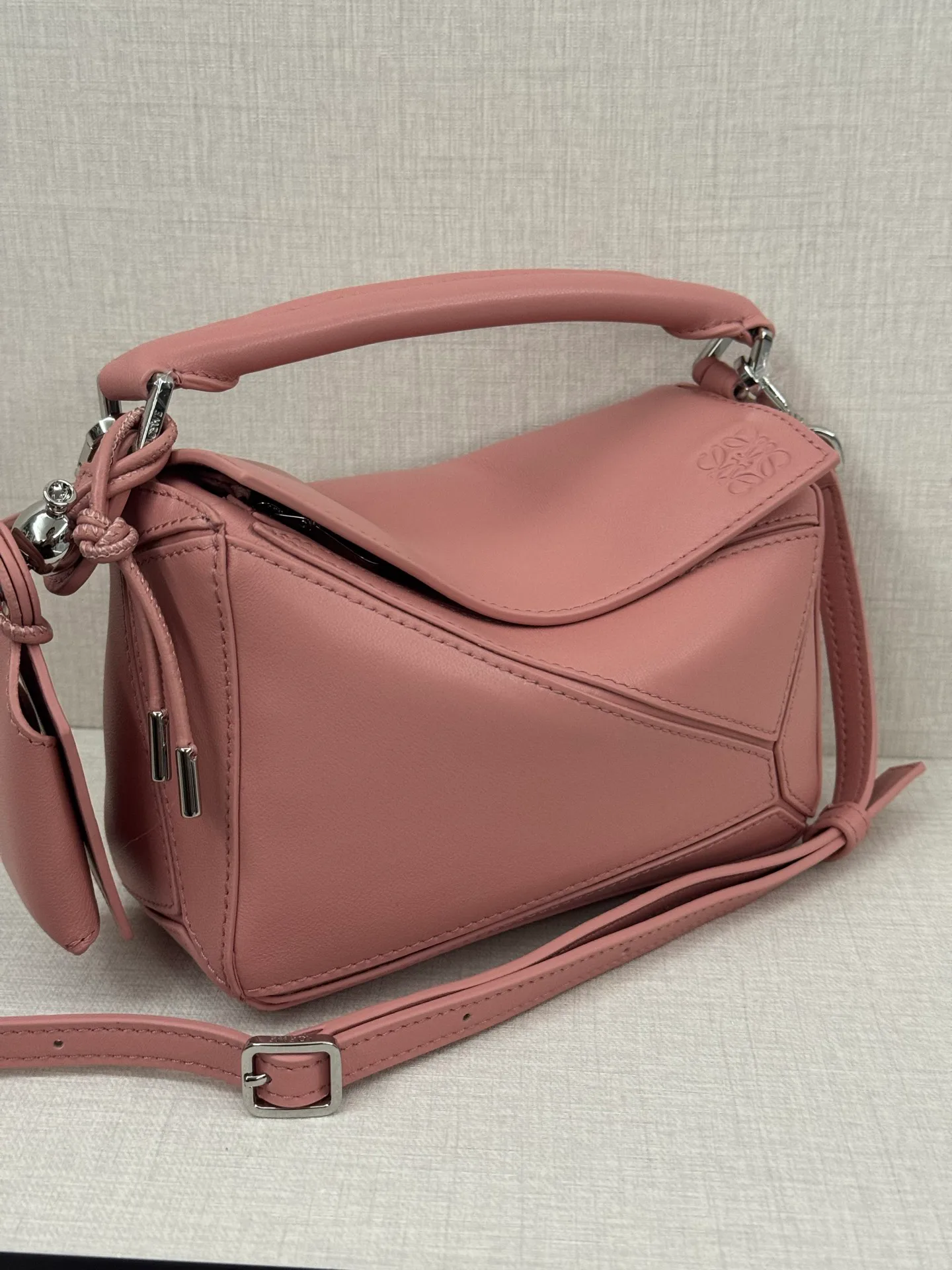 Классические Сумки Женские Loewe 11675858
